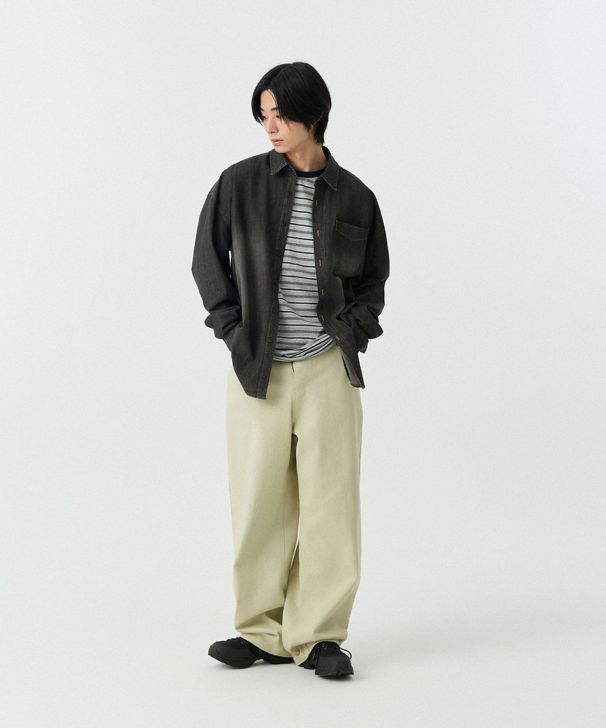 스탠즈(STENDS) [M~4XL] 페이드 워싱 데님 셔츠_블랙