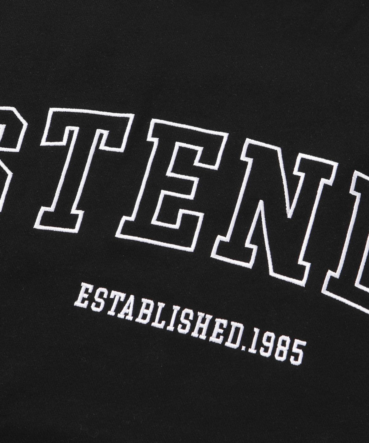 스탠즈(STENDS) [M~4XL] 오리지널 스트로크 로고 크루넥_블랙