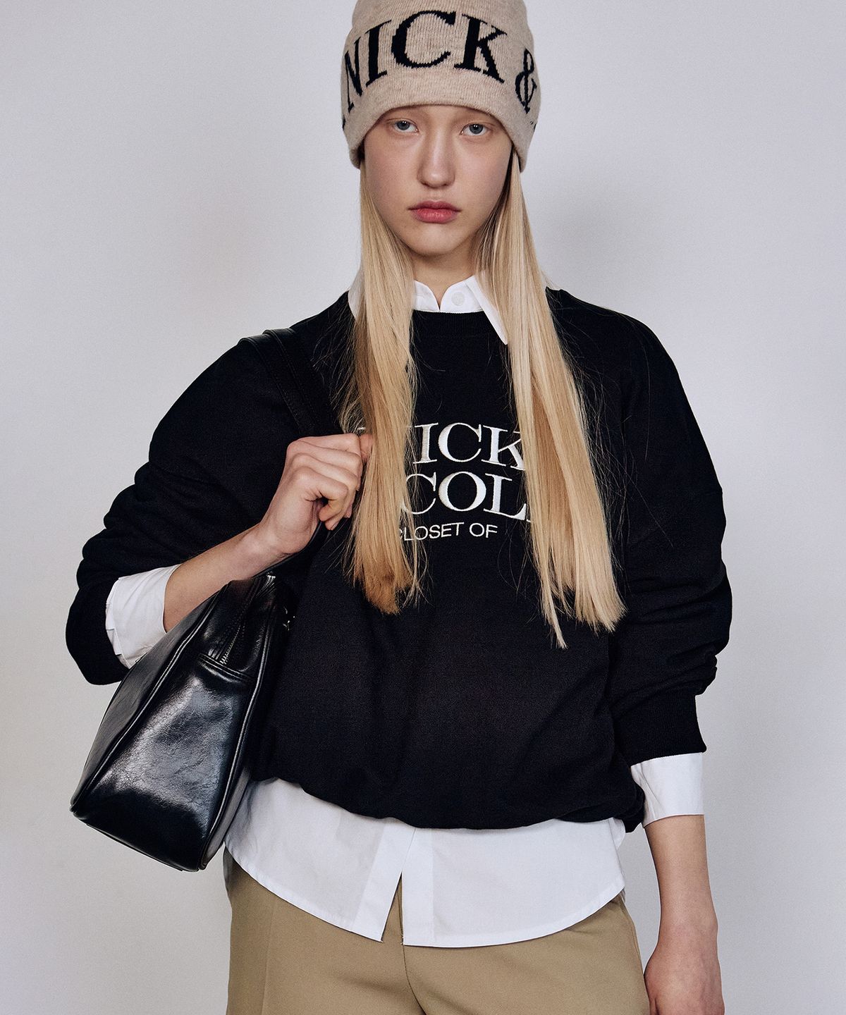 닉앤니콜(NICK&NICOLE) CASHMERE LETTERING JAQUARD BEANIE_BEIGE