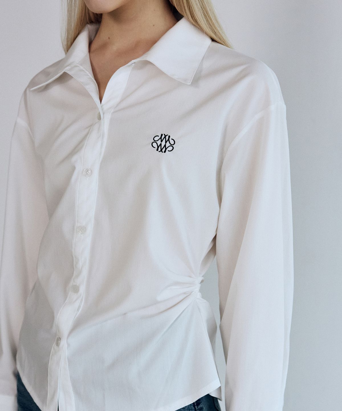 닉앤니콜(NICK&NICOLE) WRINKLE SLIM LINE SHIRRING SHIRT_IVORY