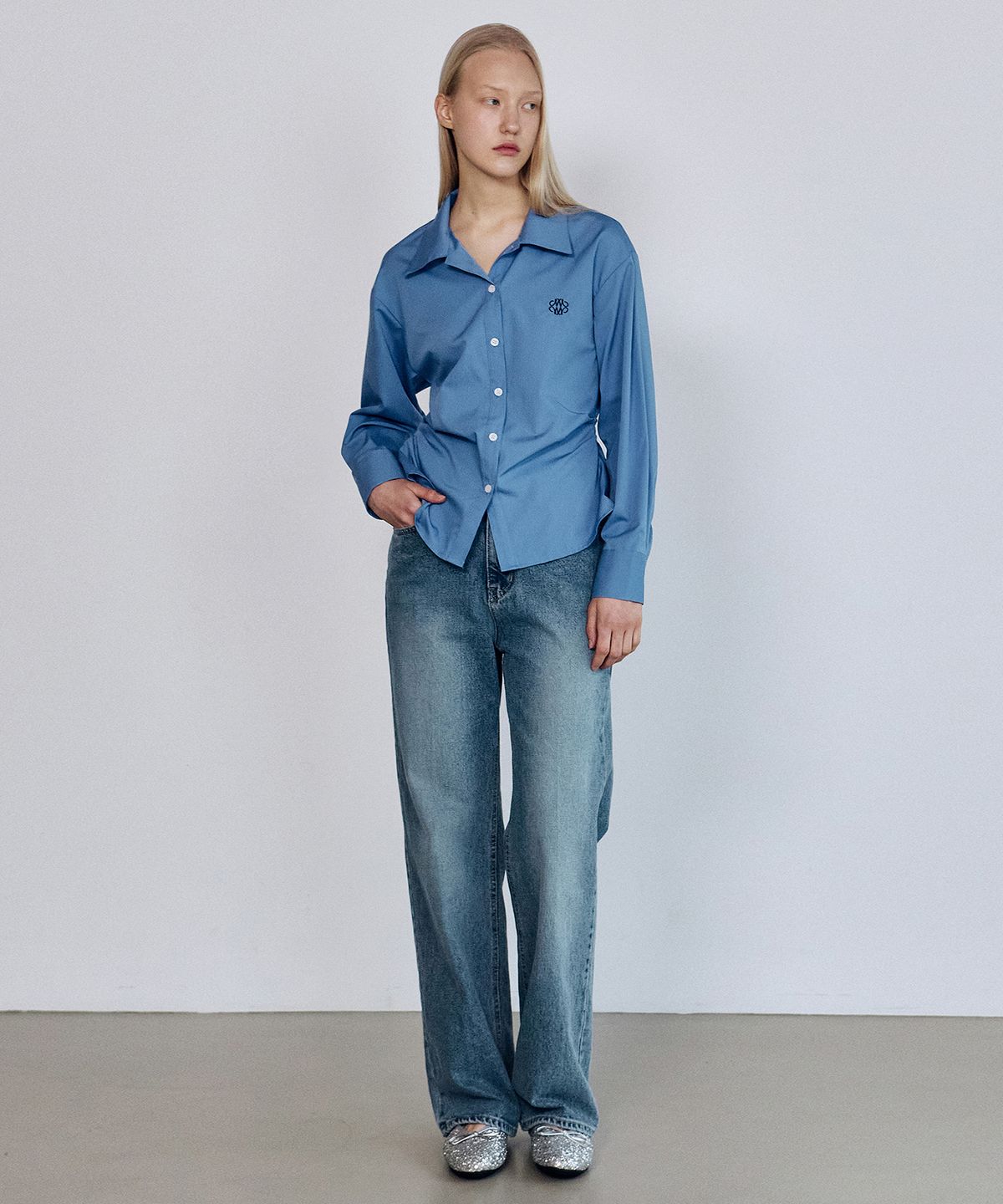 닉앤니콜(NICK&NICOLE) WRINKLE SLIM LINE SHIRRING SHIRT_BLUE