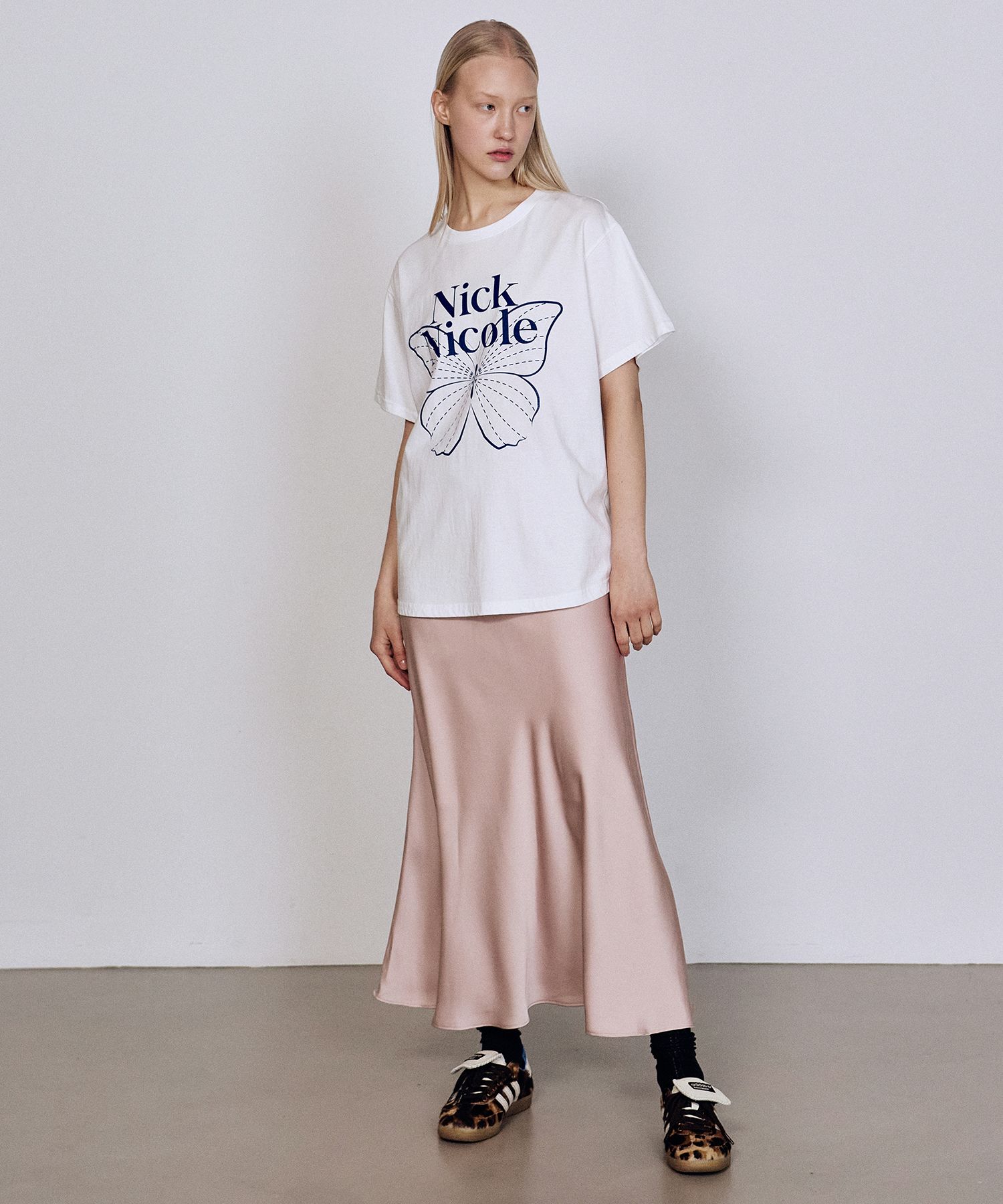 MUSINSA公式 | NICK&NICOLE BIG BUTTERFLY SLEEVE TOP_WHITE BLUE