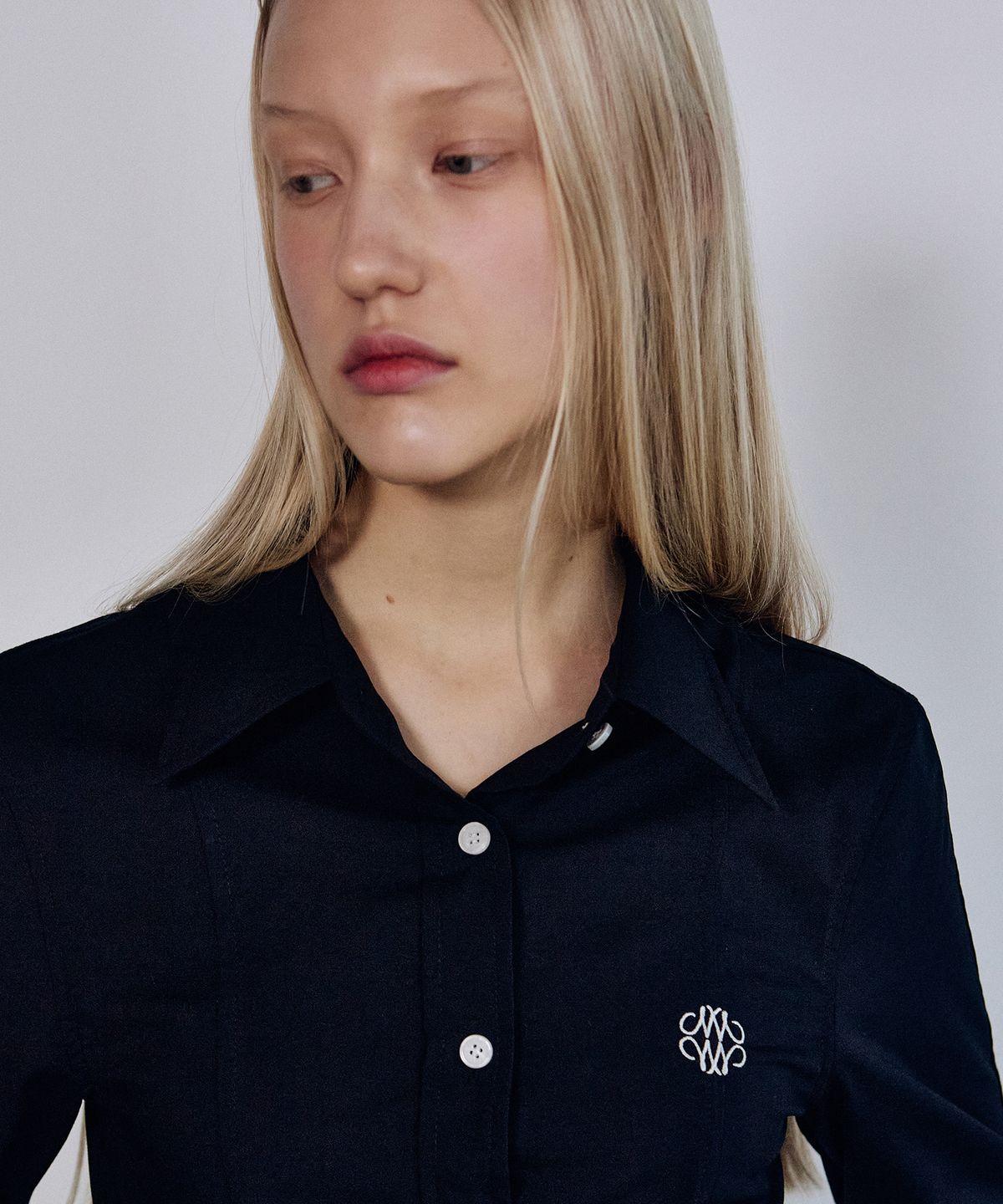 닉앤니콜(NICK&NICOLE) MINIMAL PINTUCK WRINKLE FREE SHIRT_BLACK