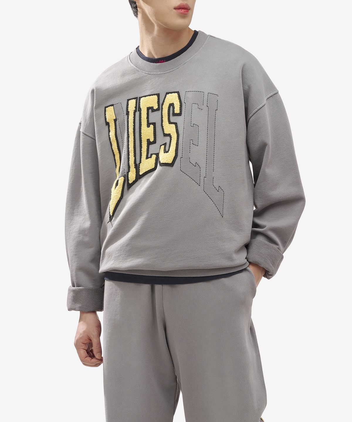 디젤(DIESEL) S 복스트 맨투맨 - 그레이 / A121240EPAI9BX