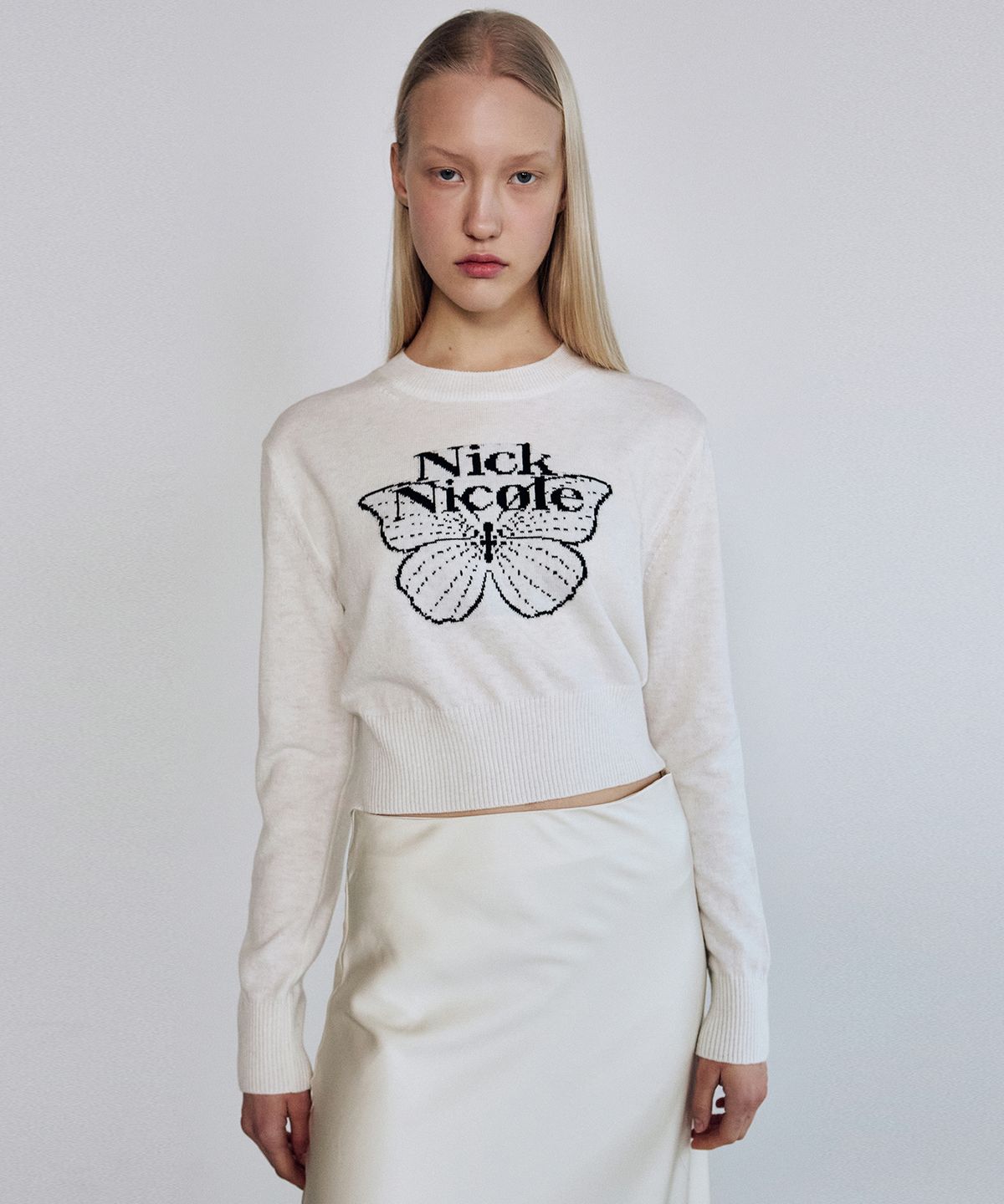 닉앤니콜(NICK&NICOLE) CASHMERE BUTTERFLY SIGNATURE CROP KNIT_IVORY BLACK