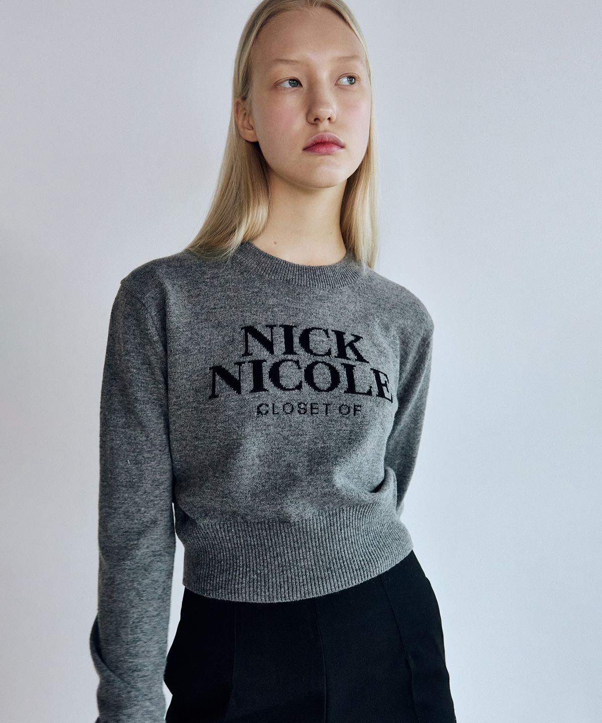 닉앤니콜(NICK&NICOLE) CASHMERE NICOLE LOGO CROP JACQUARD KNIT_GRAY
