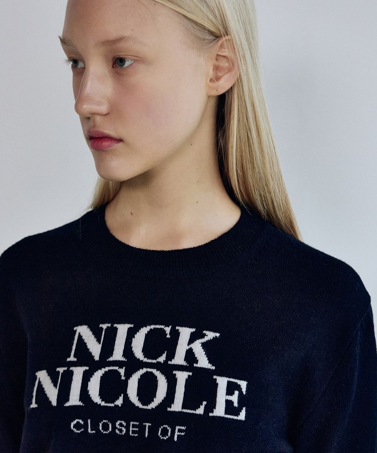닉앤니콜(NICK&NICOLE) CASHMERE NICOLE LOGO CROP JACQUARD KNIT_NAVY