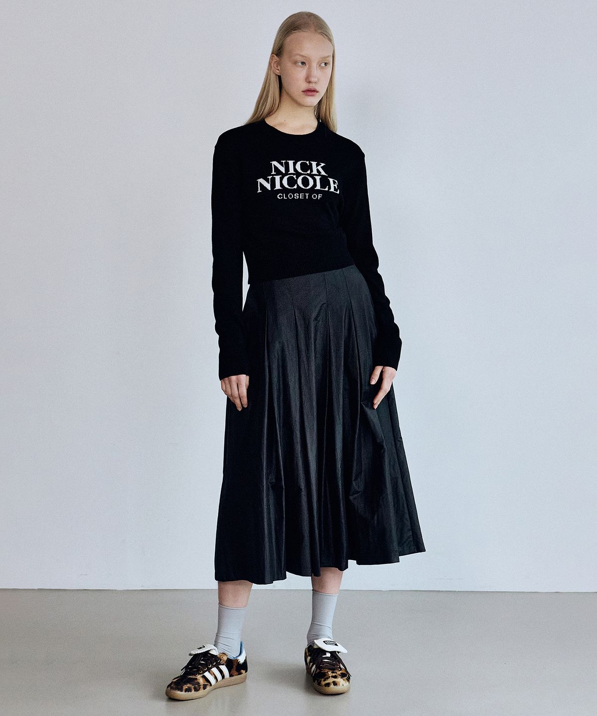 닉앤니콜(NICK&NICOLE) CASHMERE NICOLE LOGO CROP JACQUARD KNIT_BLACK