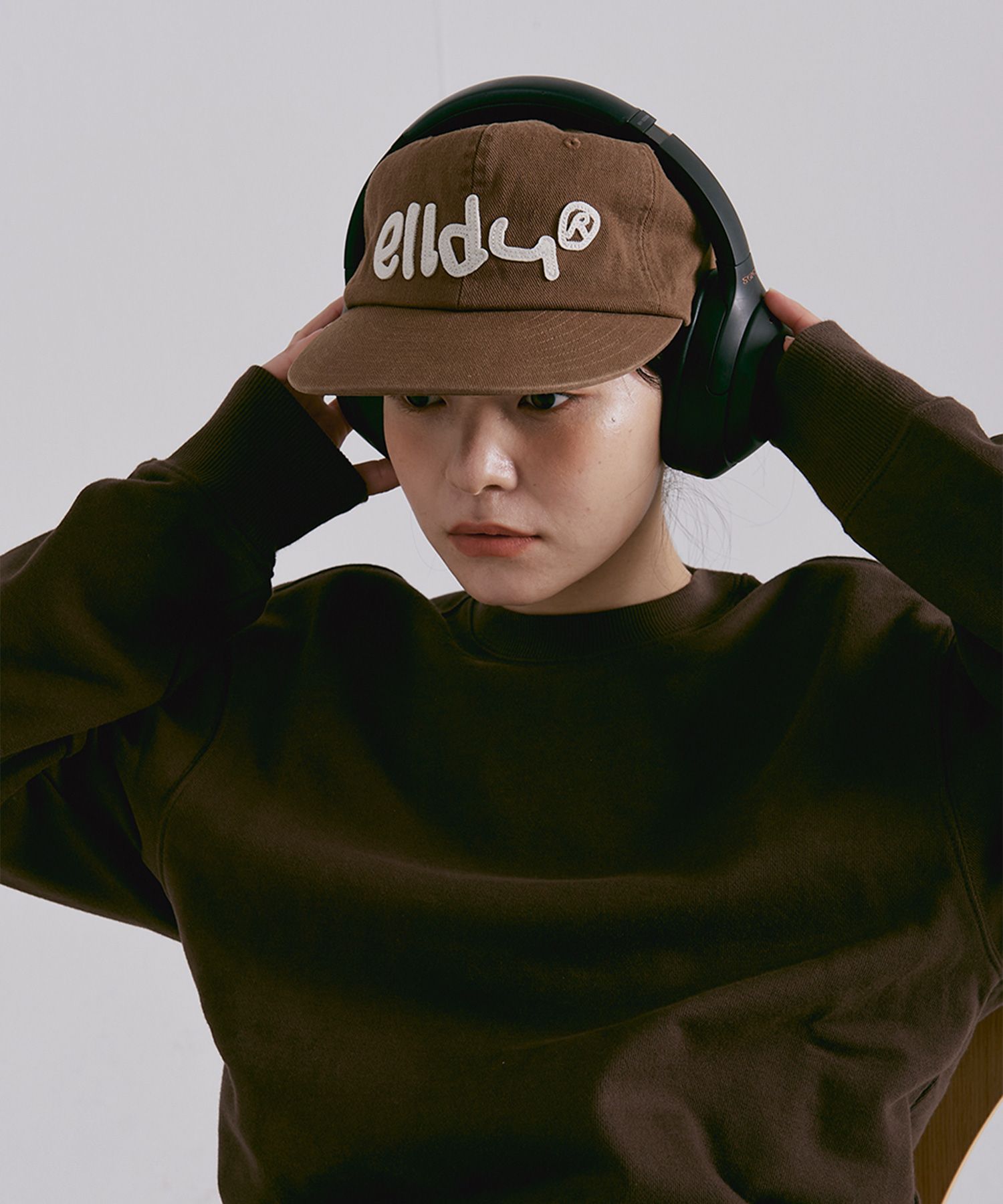 MUSINSA | ELLDU Eldu Applique-App Brown