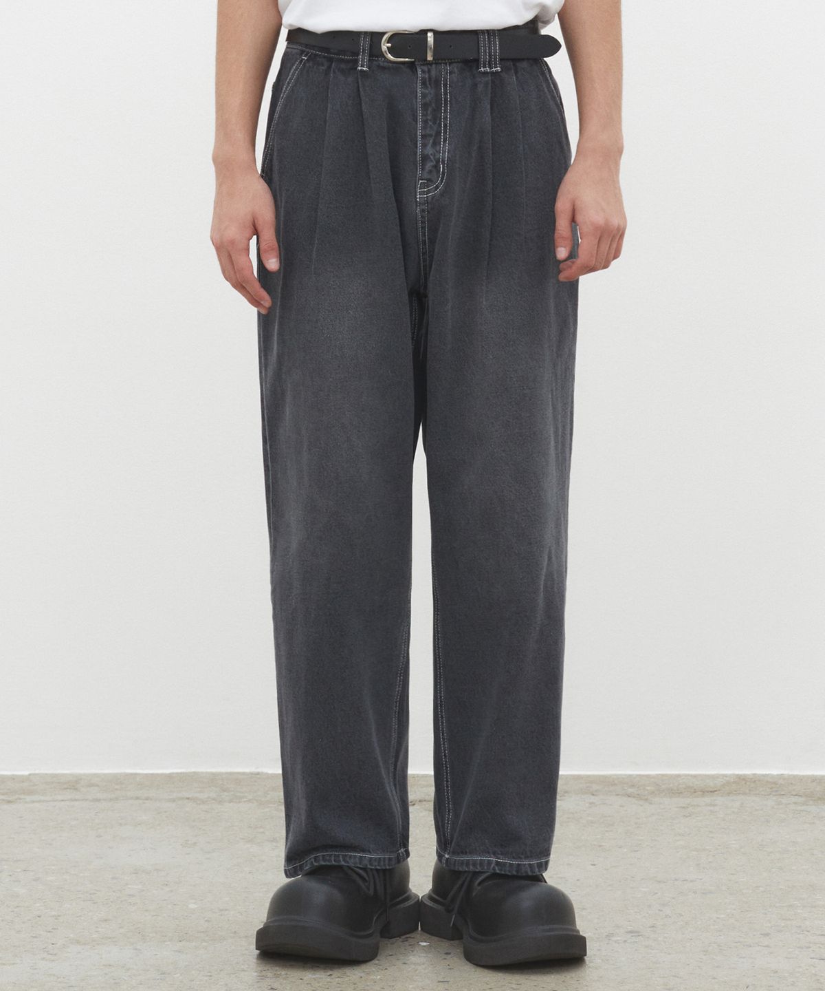 데케트(DECET) Dawn 2Pleats Wide Jeans DCPT007BRBlack