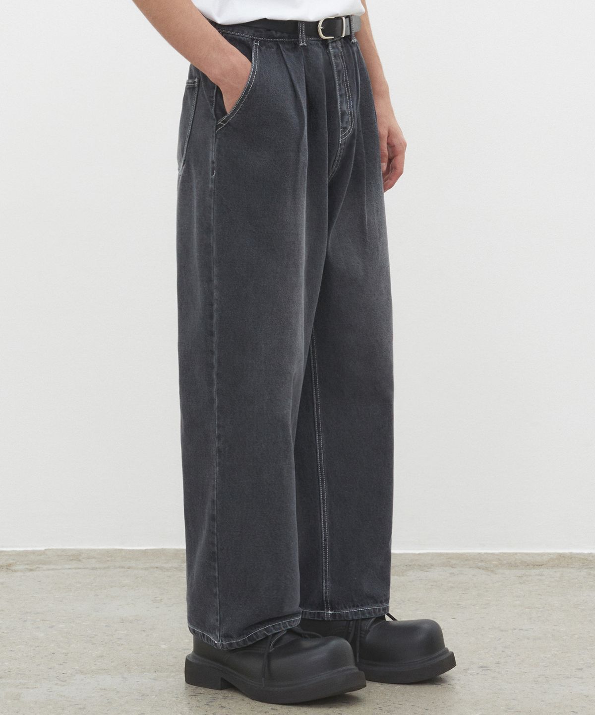 데케트(DECET) Dawn 2Pleats Wide Jeans DCPT007BRBlack