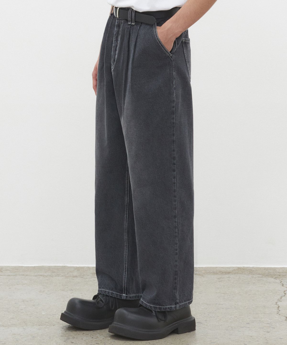 데케트(DECET) Dawn 2Pleats Wide Jeans DCPT007BRBlack