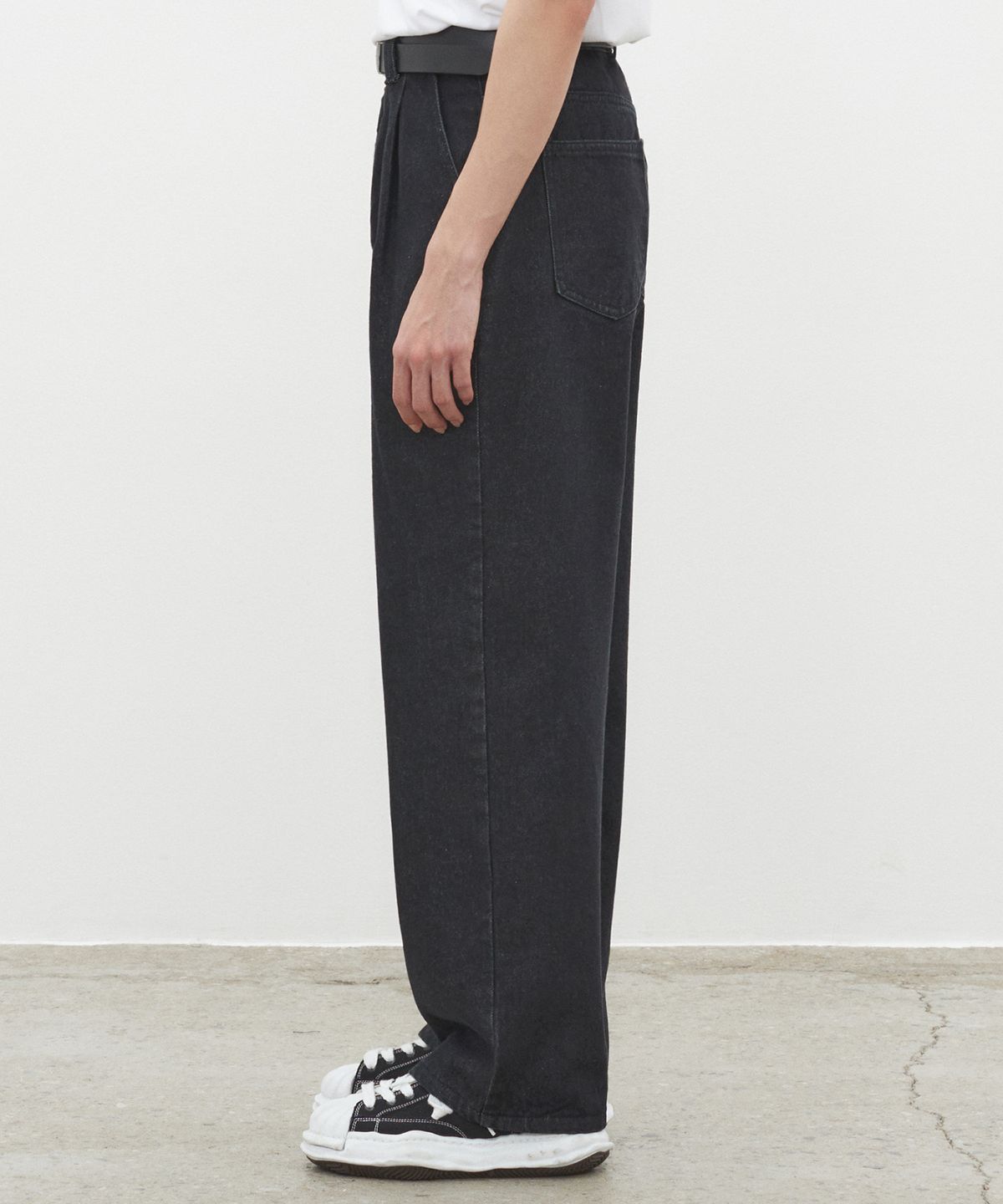 데케트(DECET) Dawn 2Pleats Wide Jeans DCPT007STNBlack