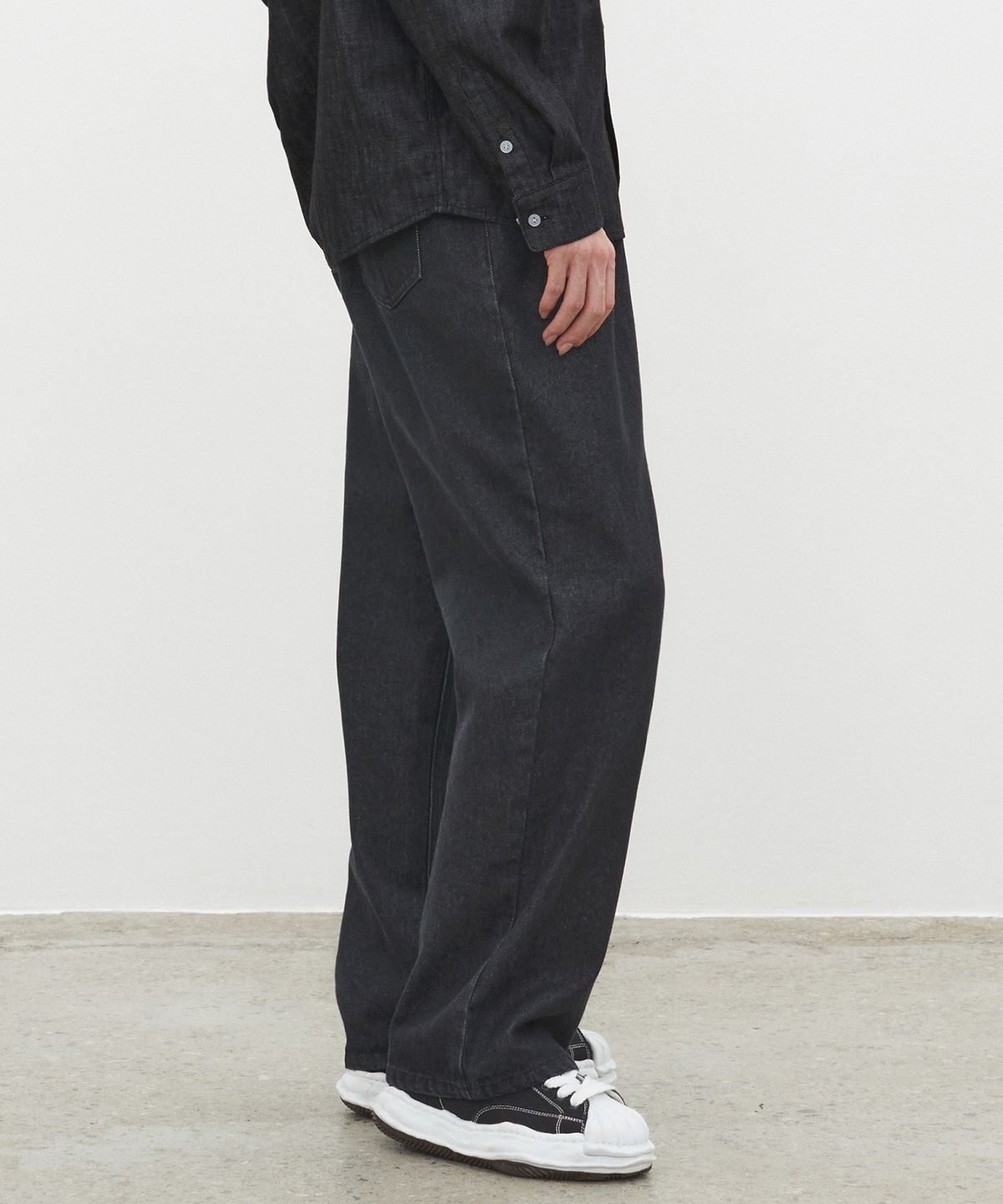 데케트(DECET) Dawn 2Pleats Wide Jeans DCPT007STNBlack
