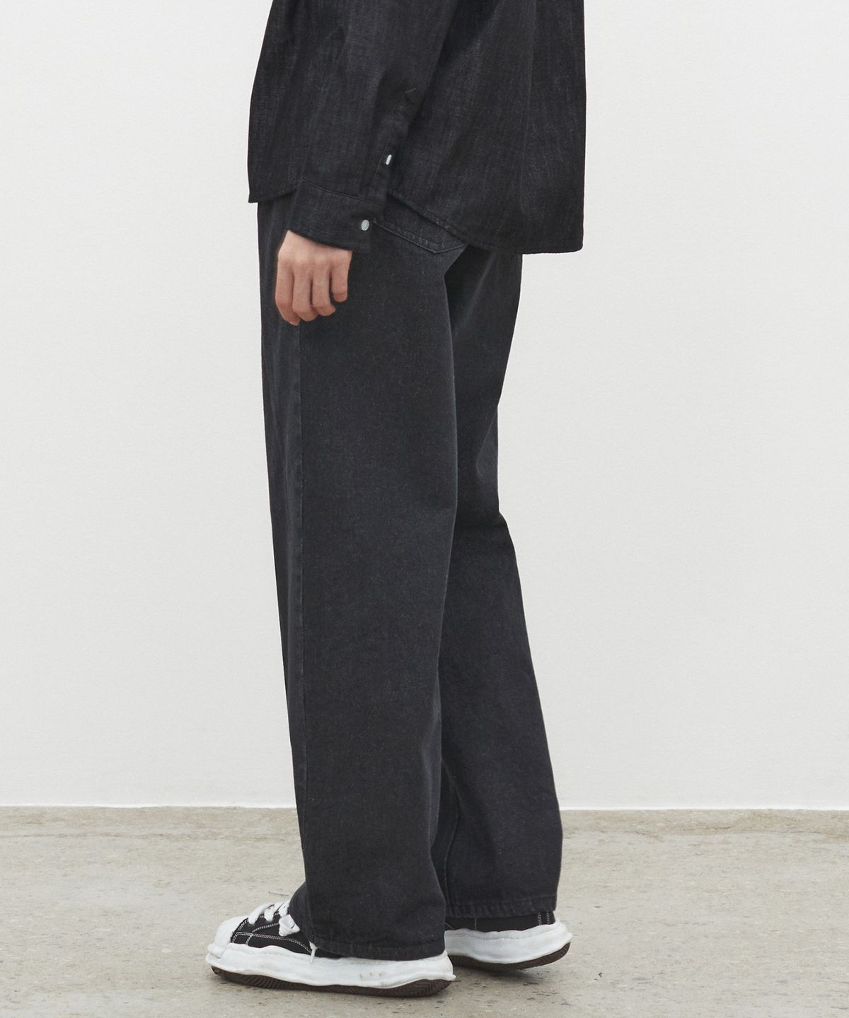데케트(DECET) Dawn 2Pleats Wide Jeans DCPT007STNBlack
