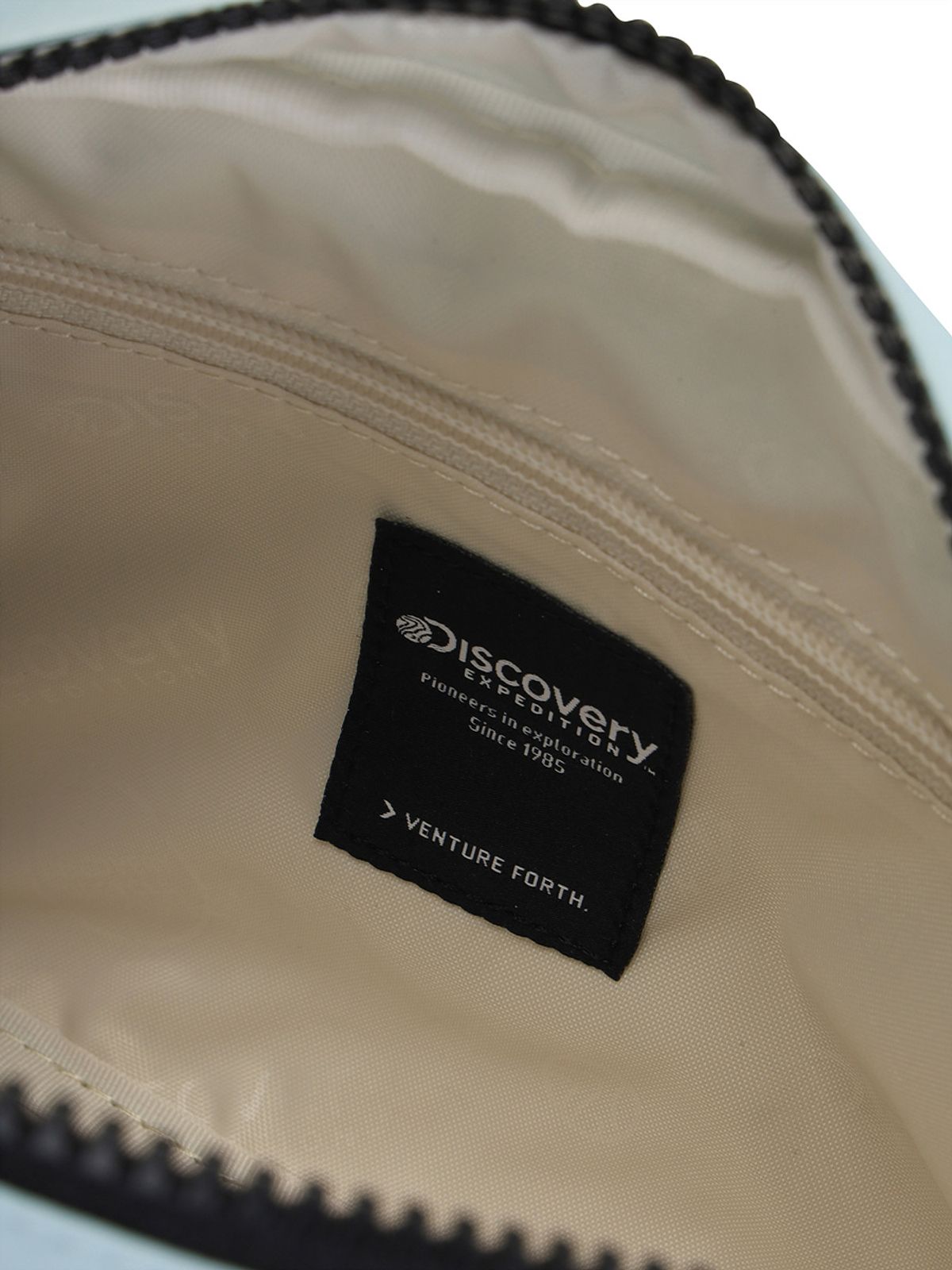 디스커버리 익스페디션(DISCOVERY EXPEDITION) 데일리 플랩 크로스백 (BLUE)