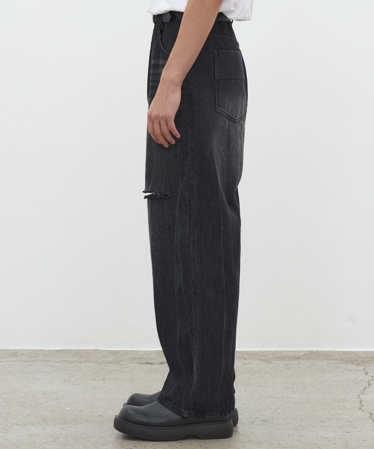 데케트(DECET) Mid Rise Wide Jeans DCPT027DMCRBlack