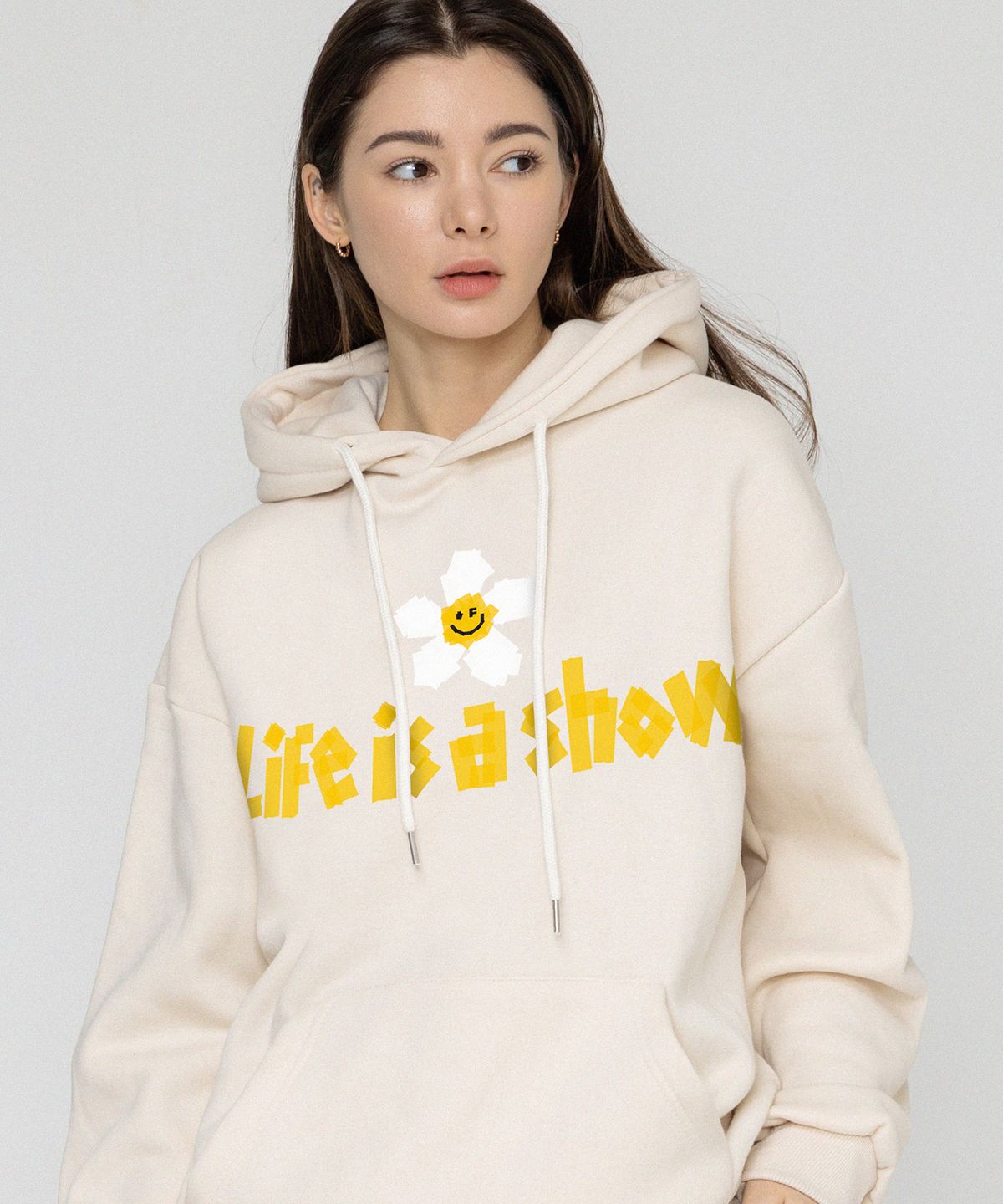 그레이버(GRAVER) [UNISEX]테잎 플라워 스마일 후드티_크림