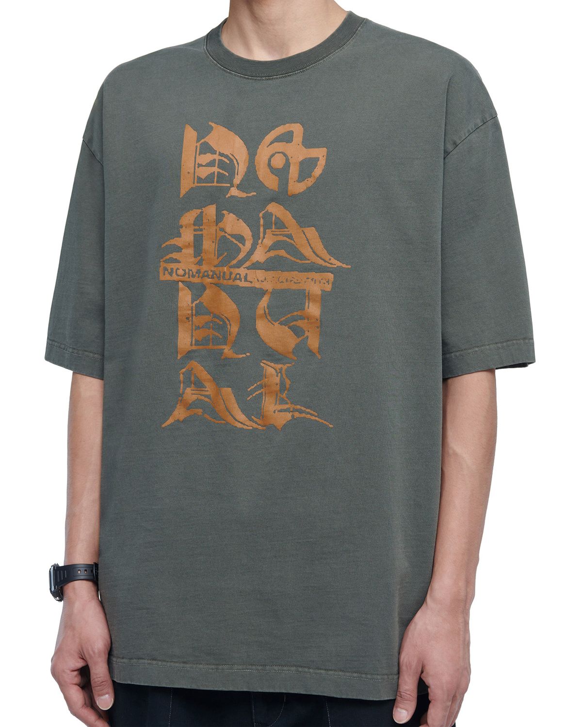 노매뉴얼(NOMANUAL) BLACK LETTER T-SHIRT - KHAKI