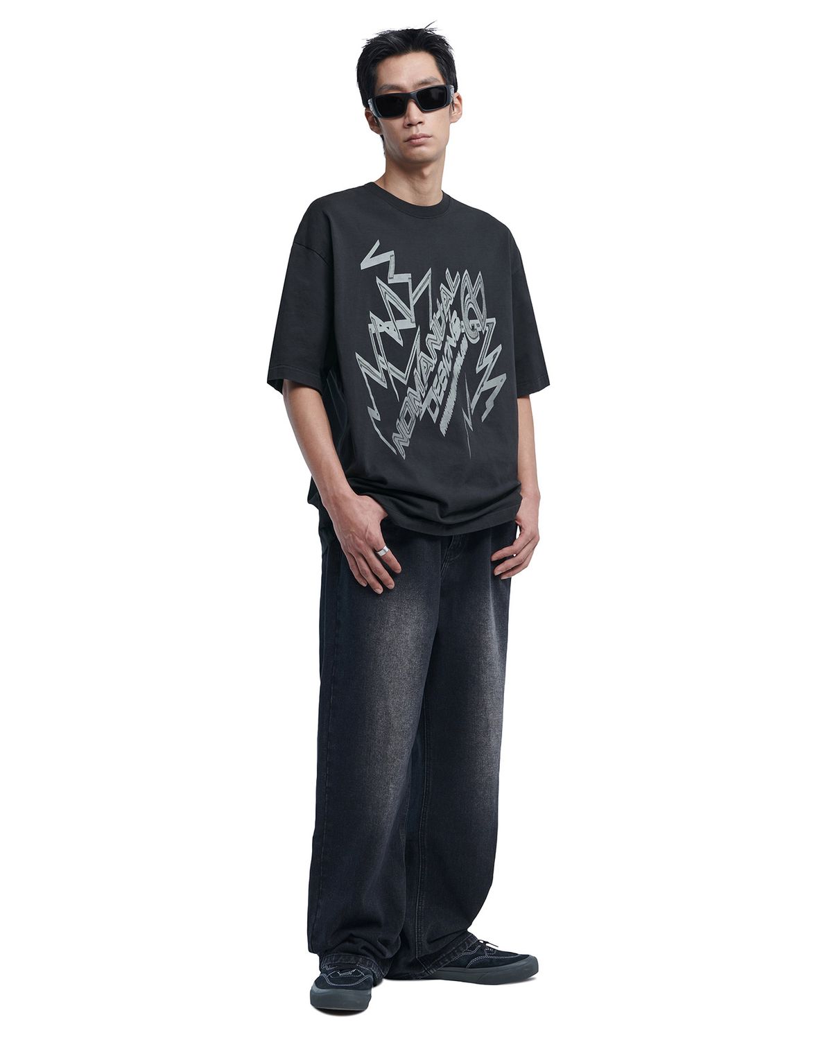 노매뉴얼(NOMANUAL) THUNDER LOGO T-SHIRT - WASHED BLACK