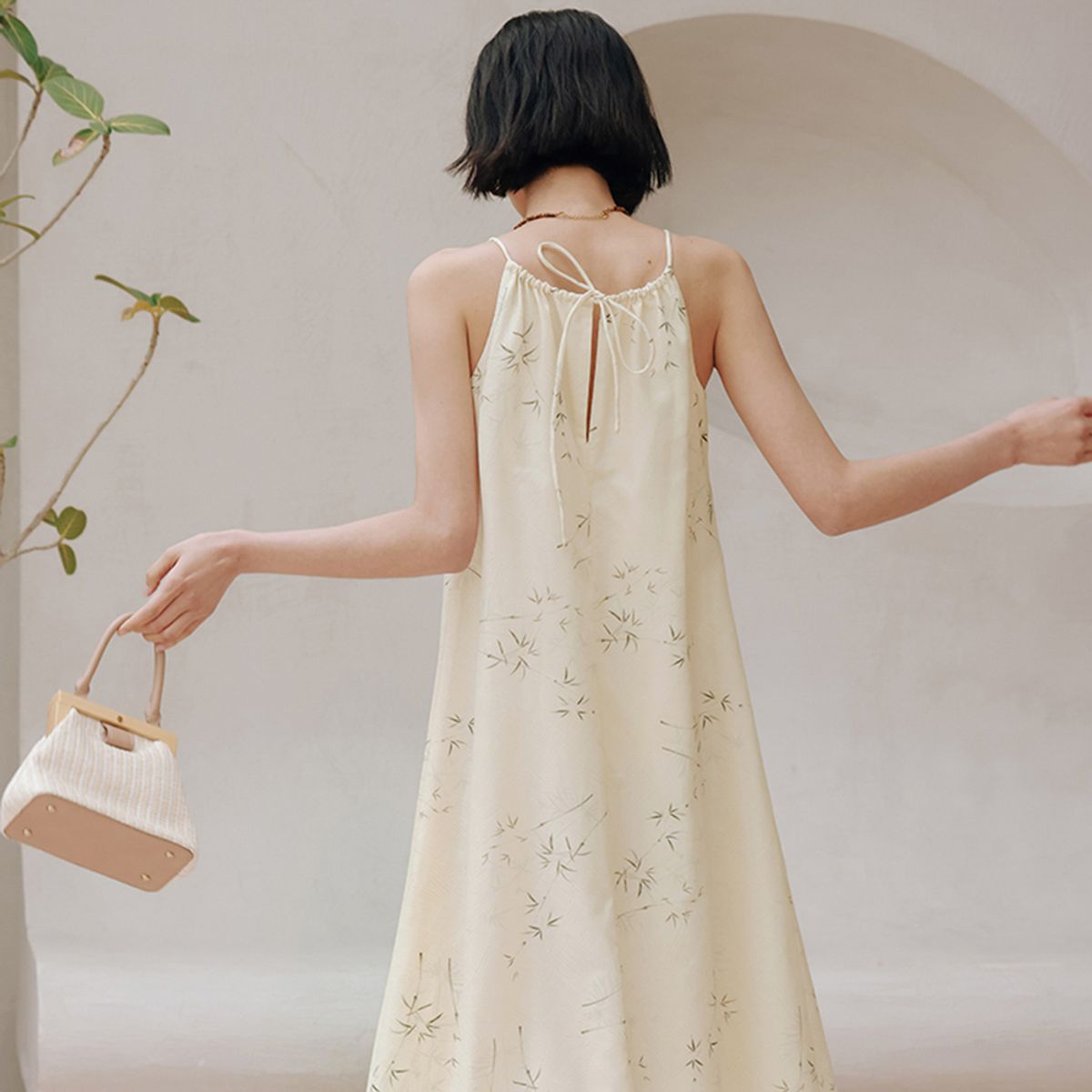 랭썬(LANGSON) LS_Tassel floral halterneck dress