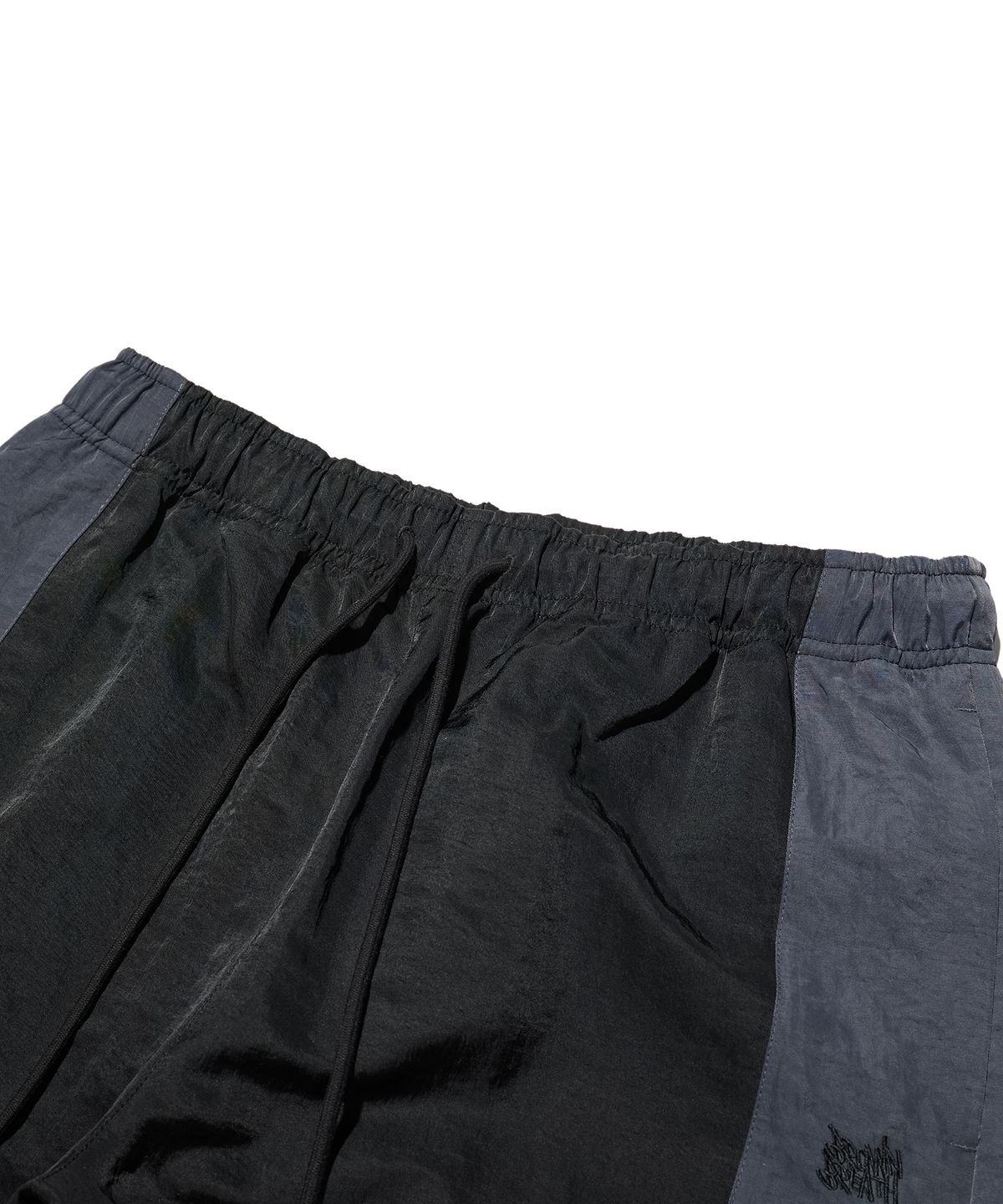 브라운브레스(BROWNBREATH) NYLON LINE PANTS - BLACK