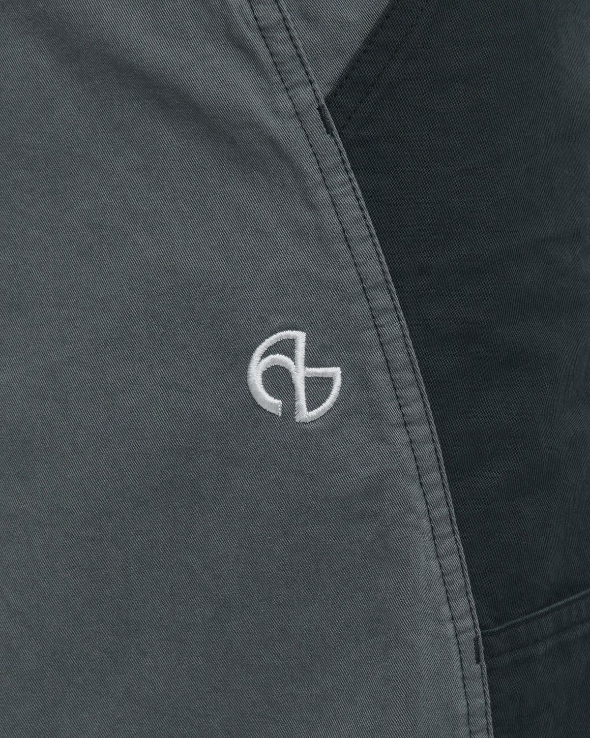 노매뉴얼(NOMANUAL) F.P PANTS - KHAKI GRAY
