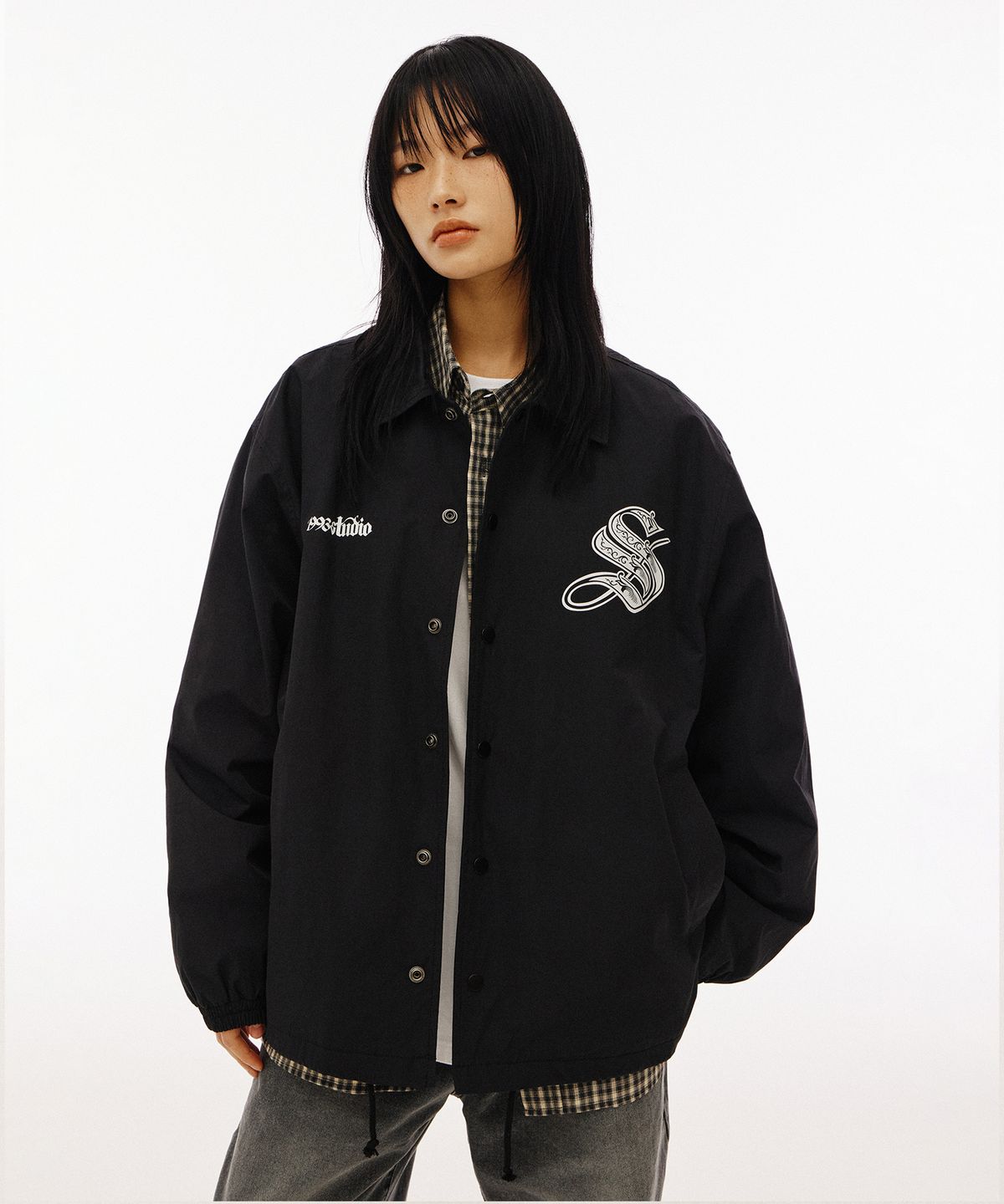 1993스튜디오(1993STUDIO) 레코드 버튼 코치자켓_블랙