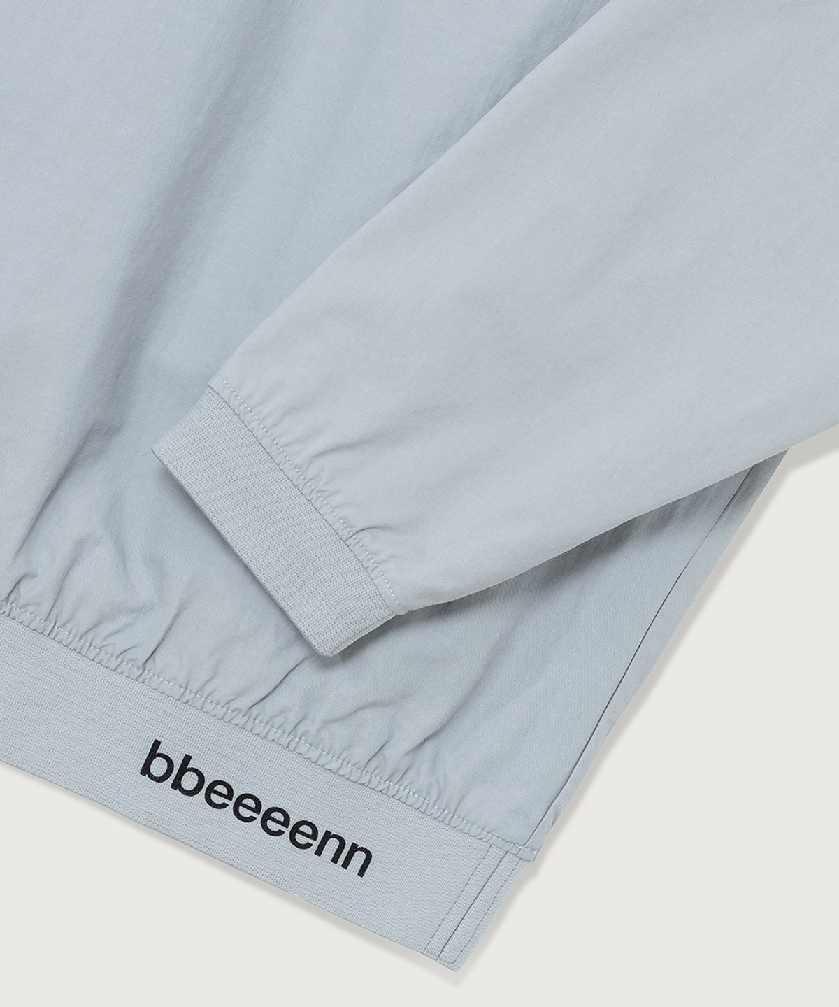 벤(BBEEEENN) 테크니컬 패브릭 풀오버_애쉬 블루