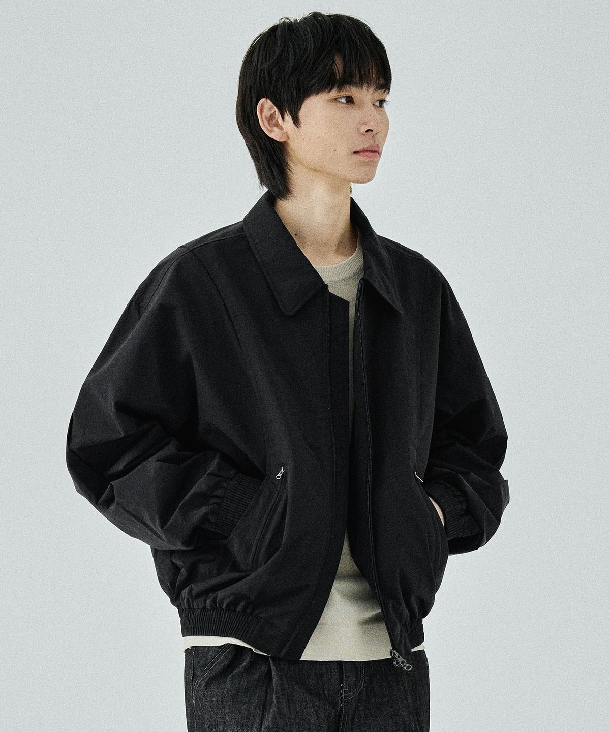 커스텀어클락(COSTUME O’CLOCK) 커브드 투웨이 항공 자켓 블랙 COOSJP046BLACK
