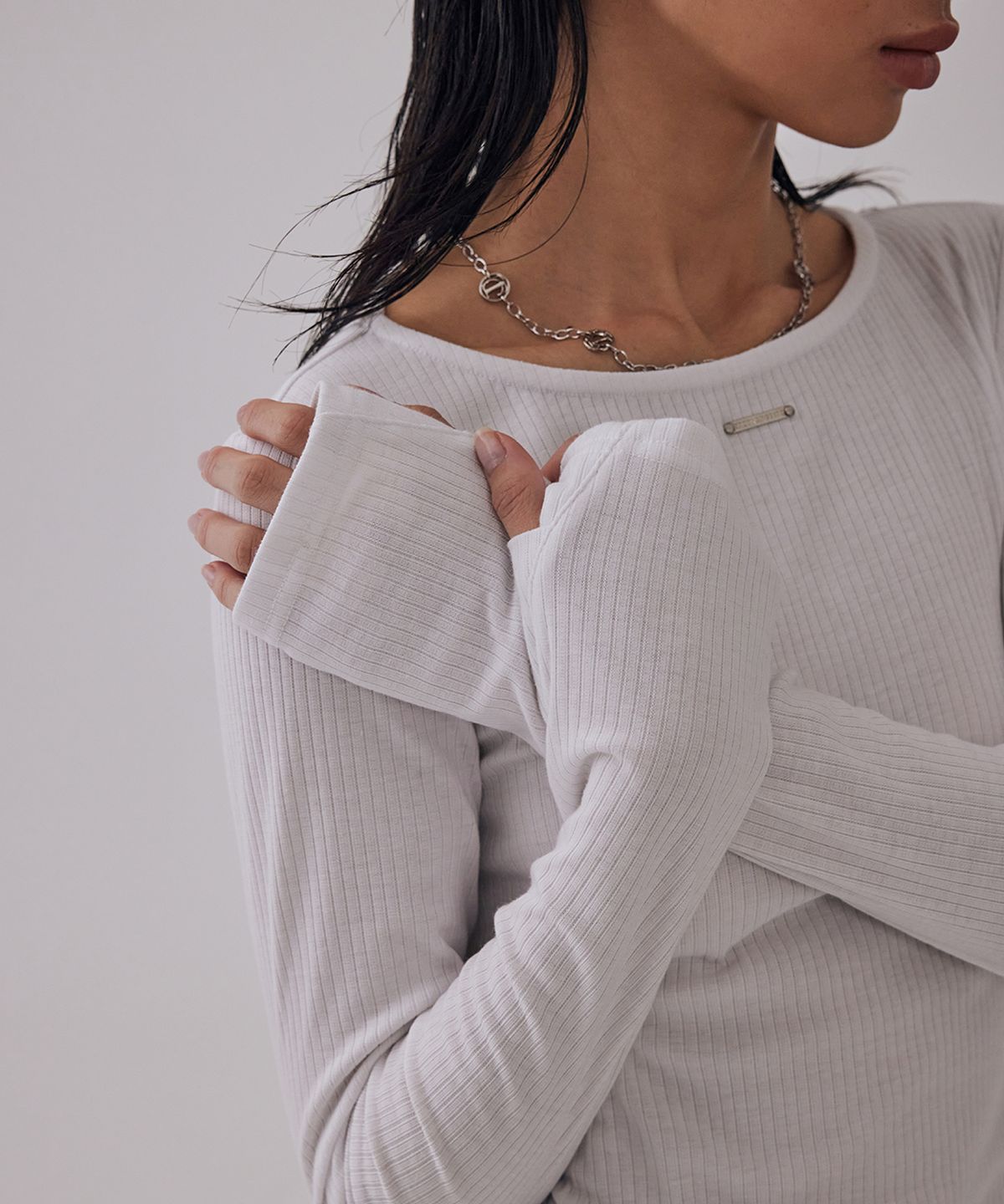 트리밍버드(TREEMINGBIRD) Boat Neck Finger Hole Long Sleeve [ White ]