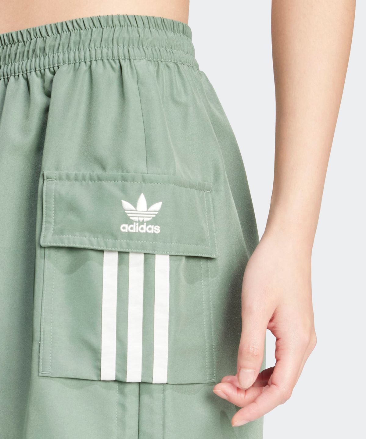 아디다스(ADIDAS) 카고 스커트  - 그린 / IX6001