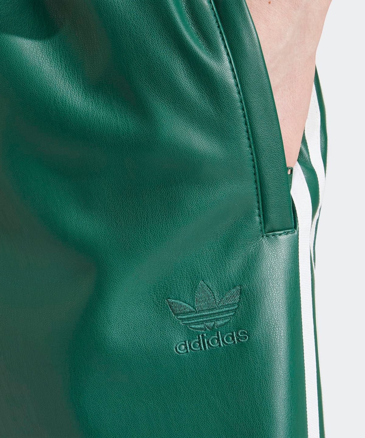 아디다스(ADIDAS) 포우 레더 3S 파이어버드 트랙 팬츠 - 그린 / IZ4037