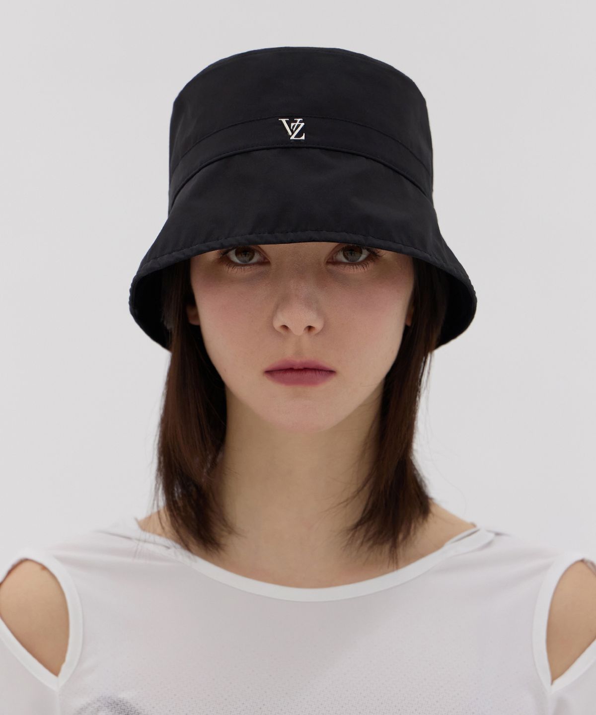 바잘(VARZAR) VZ 스터드 베이직 드롭 버킷햇 블랙