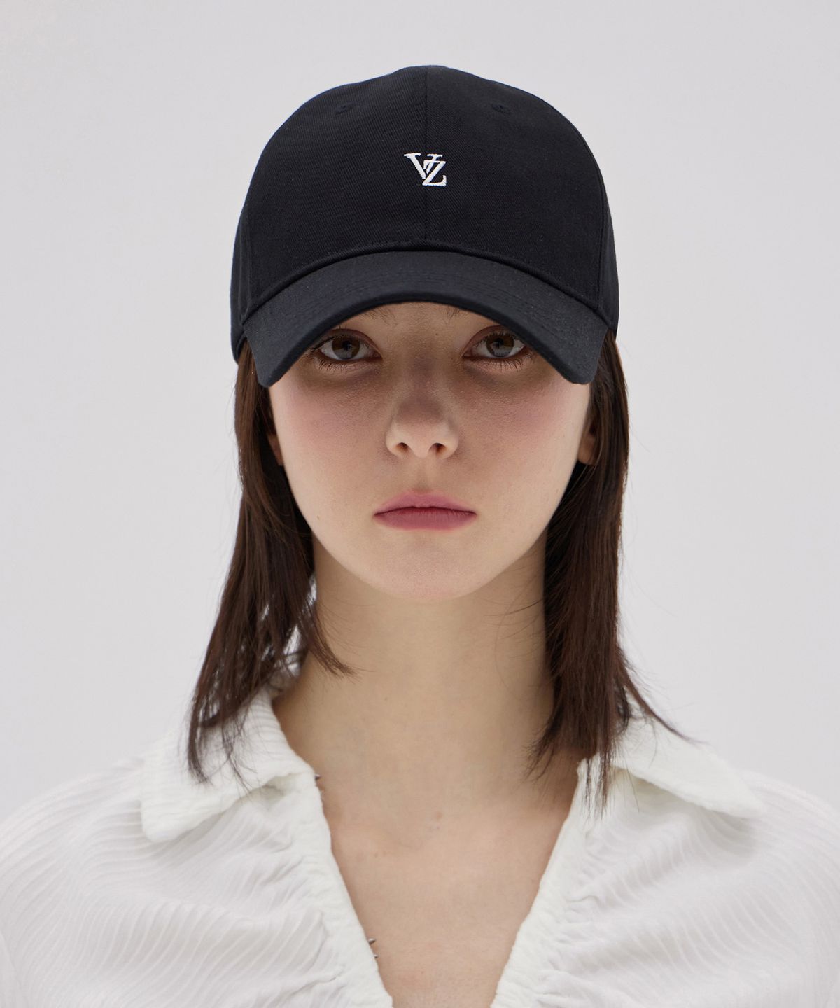 바잘(VARZAR) VZ 미니멀 로고 볼캡 블랙