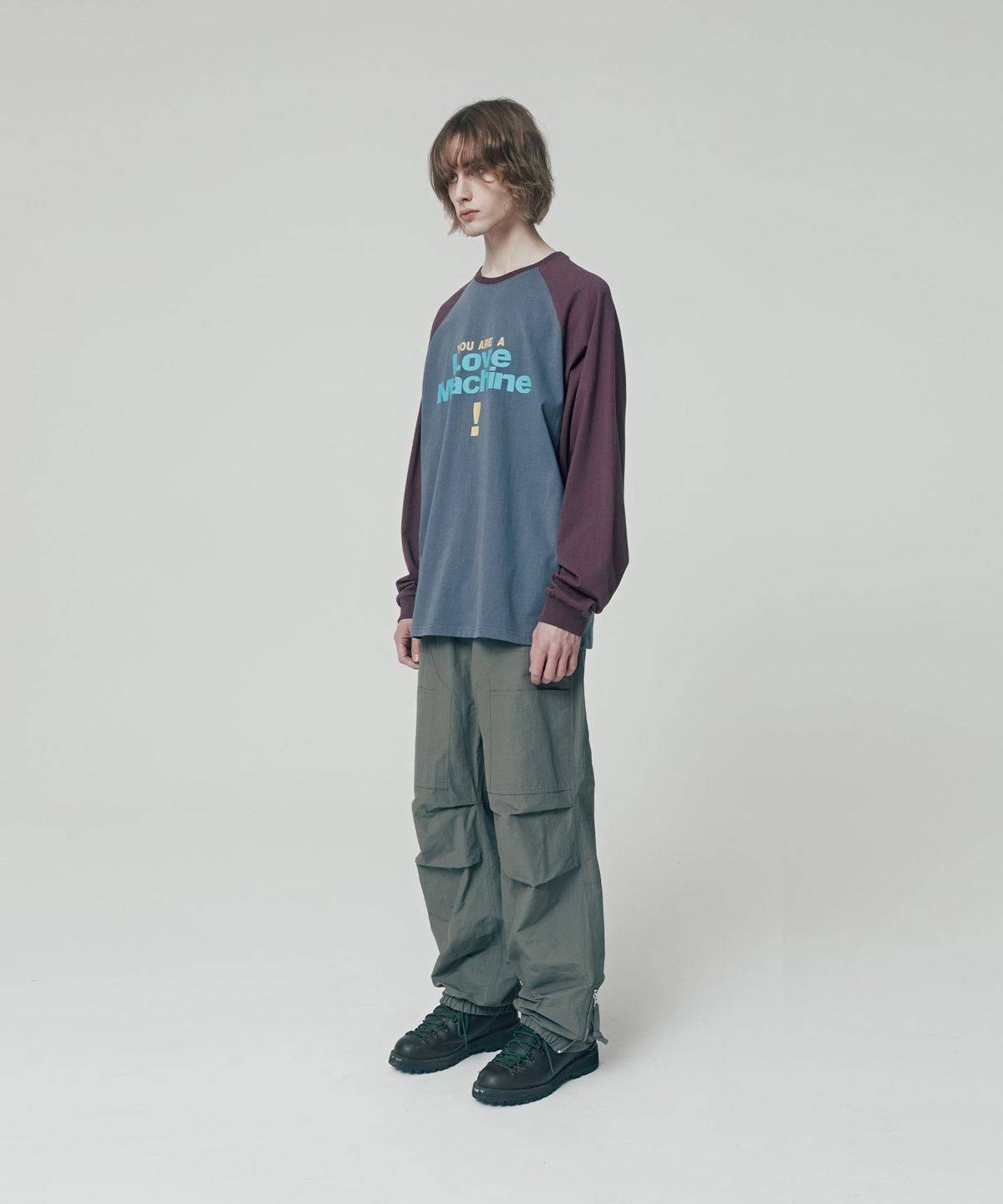 더바이닐하우스(THEVINYLHOUSE) SIDE ZIP PARACHUTE PANTS KHAKI (VH2ESUPA11A)