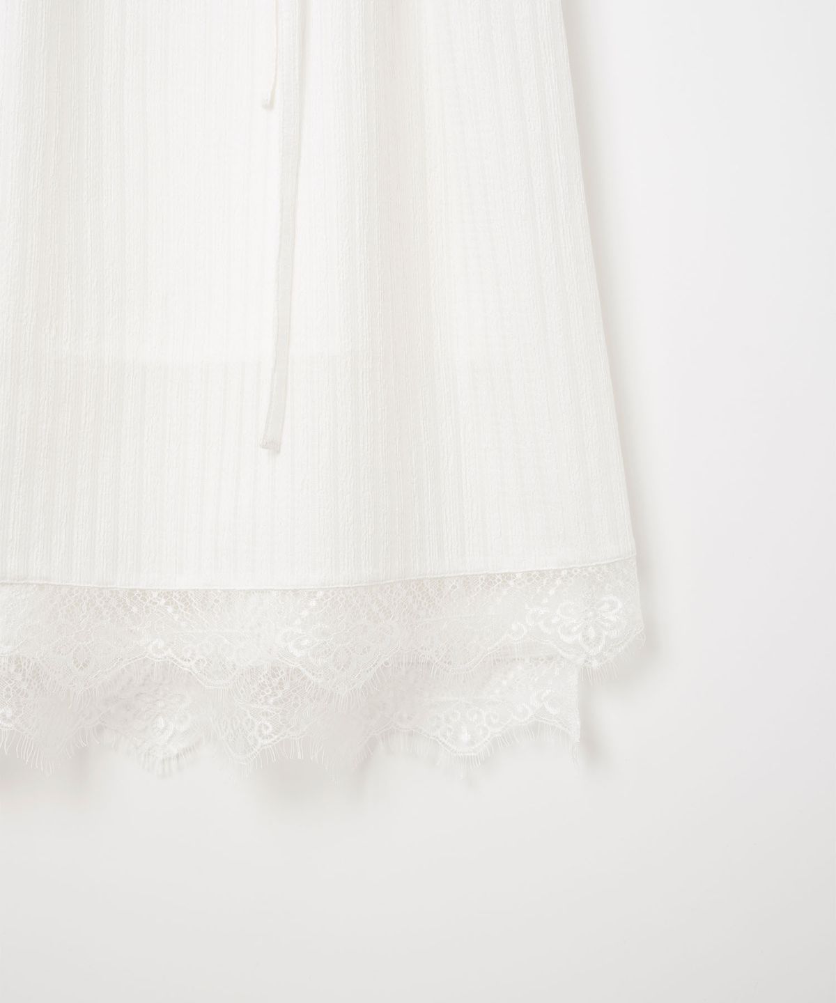 밀로 우먼(MILLO WOMEN) 언발란스 레이스 미디 드레스 [화이트]