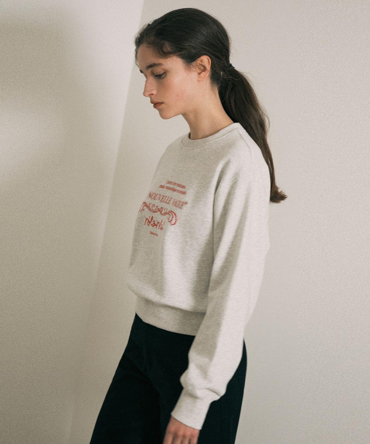 로라로라(ROLAROLA) VINTAGE NOUVELLE LOGO SWEATSHIRT MELANGE GRAY