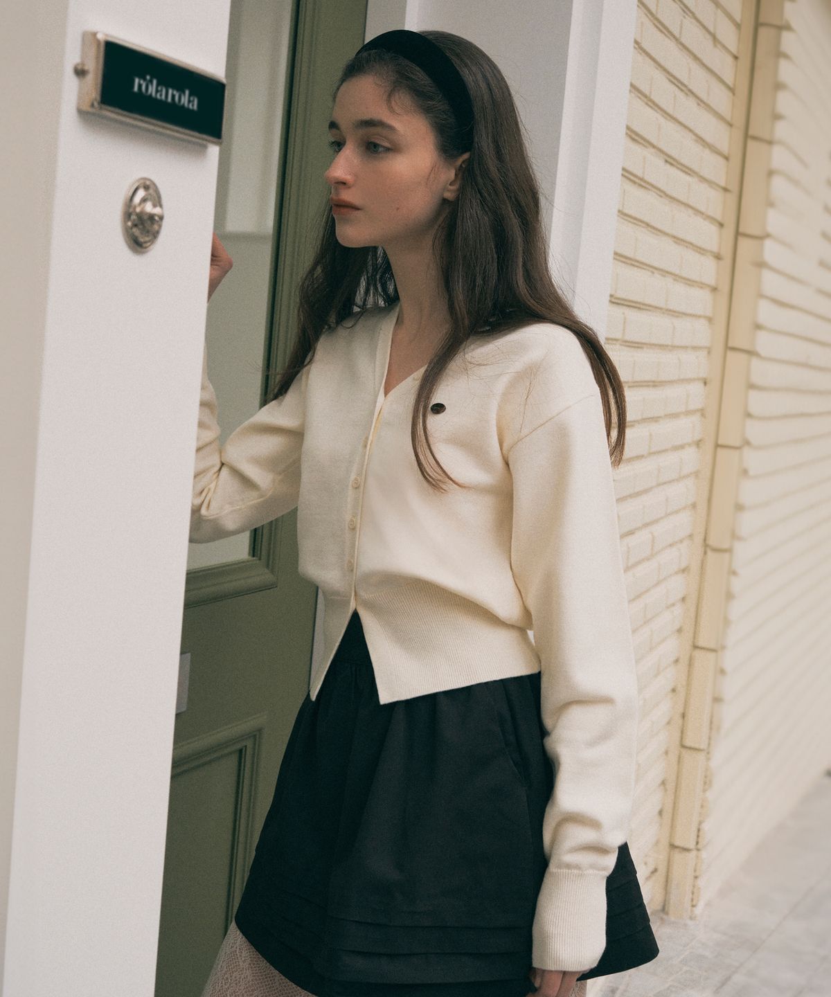 로라로라(ROLAROLA) V NECK BASIC CARDIGAN IVORY