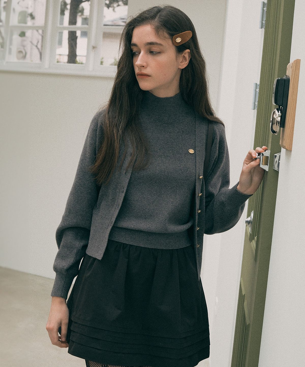 로라로라(ROLAROLA) V NECK RAGLAN CARDIGAN CHARCOAL