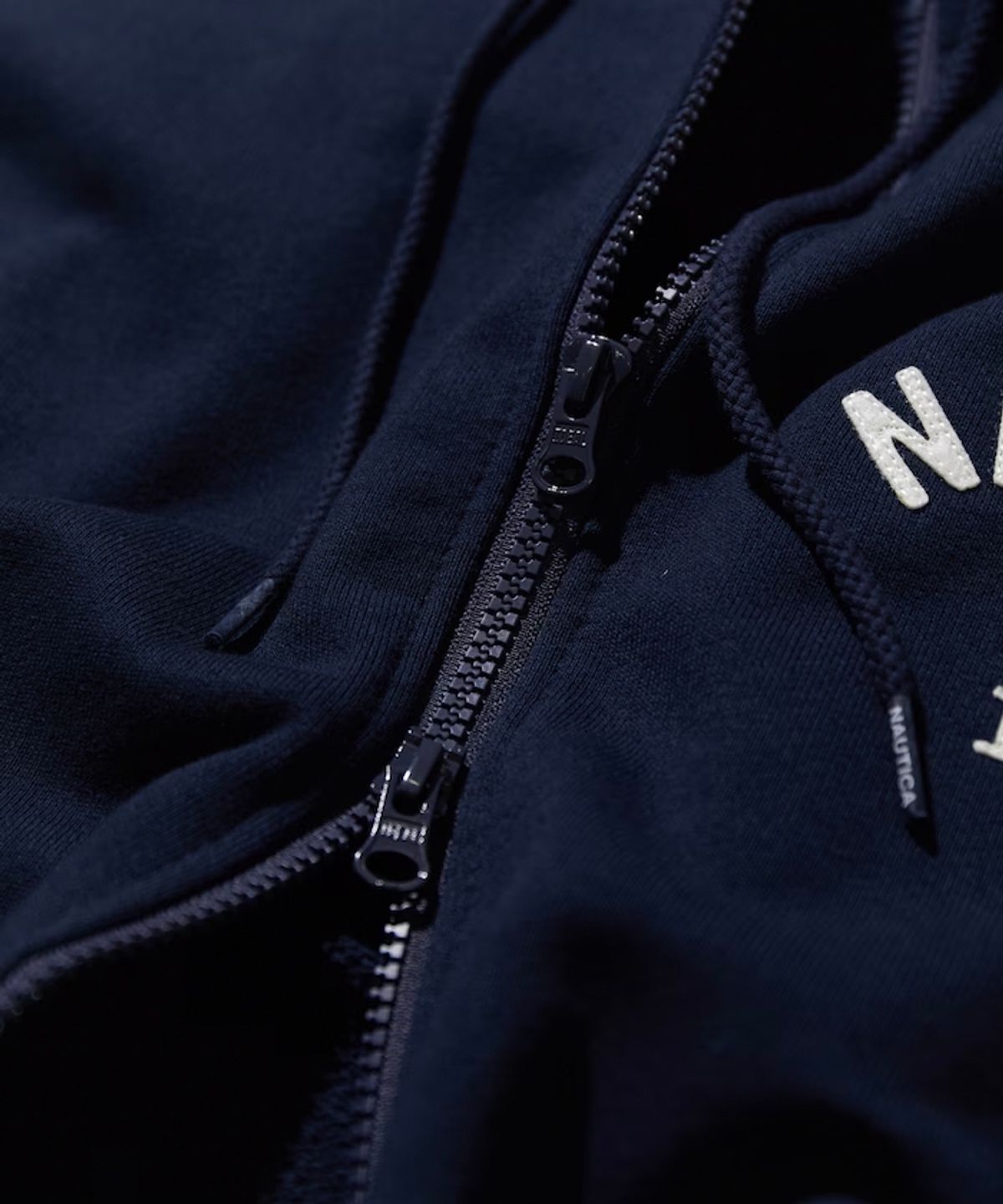 노티카(NAUTICA) [JP Line]펠트 아치로고 후드집업