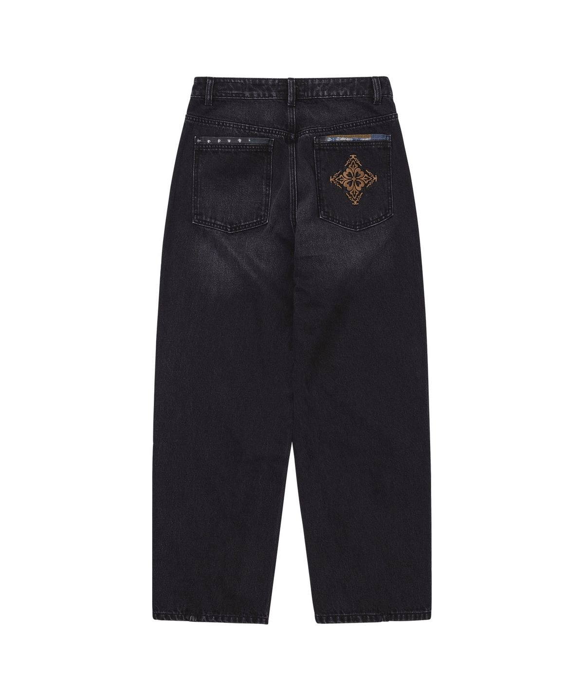 웰빙익스프레스(WELLBEING EXPRESS) Embroidered Patch Jeans  Black