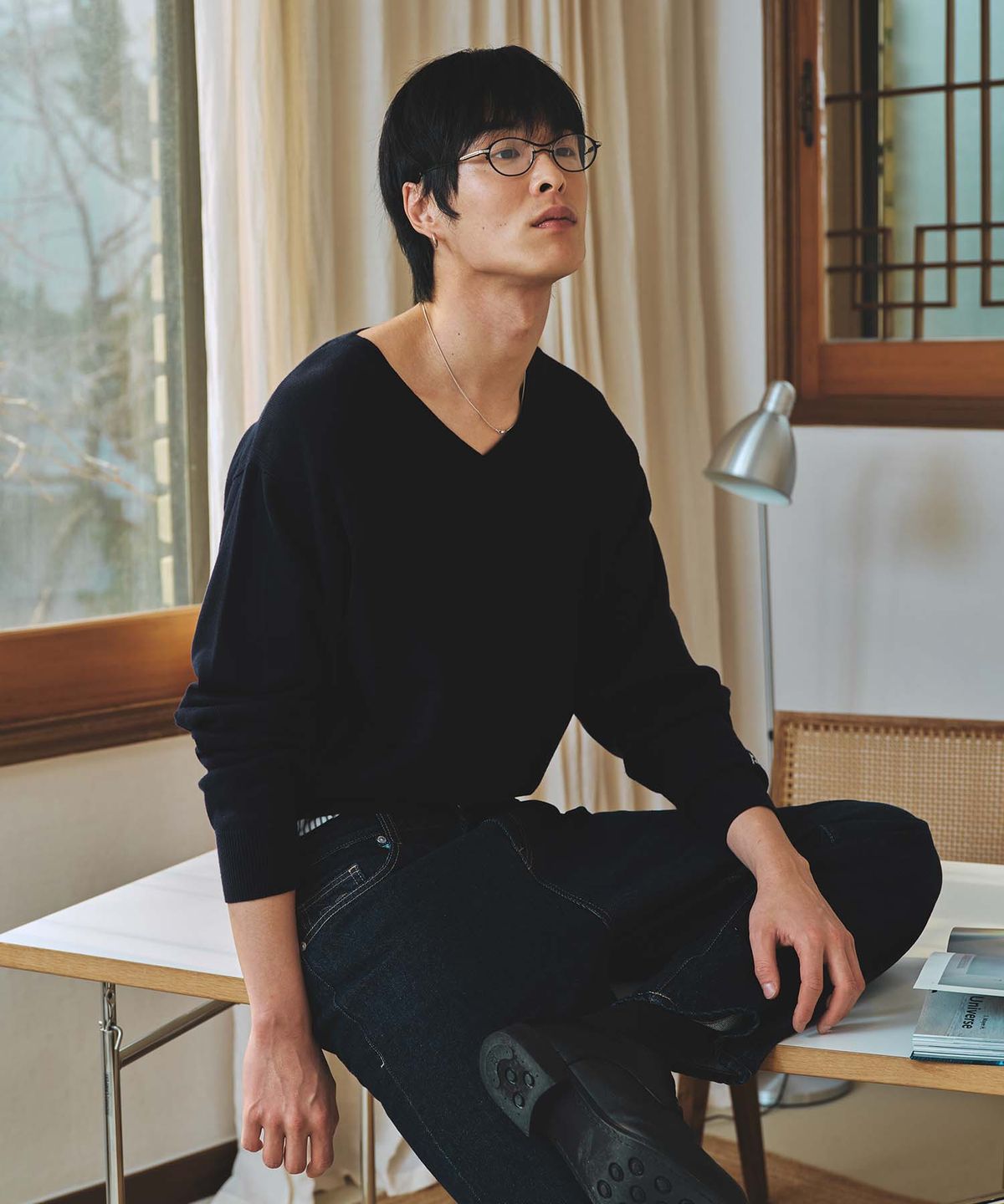 플랙(PLAC) 브이넥 리버스 디테일 니트 네이비