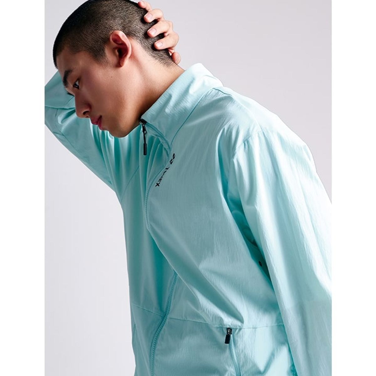 요넥스(YONEX) 241JJ008U 민트 공용 자수 아일렛 포인트 트레이닝 자켓