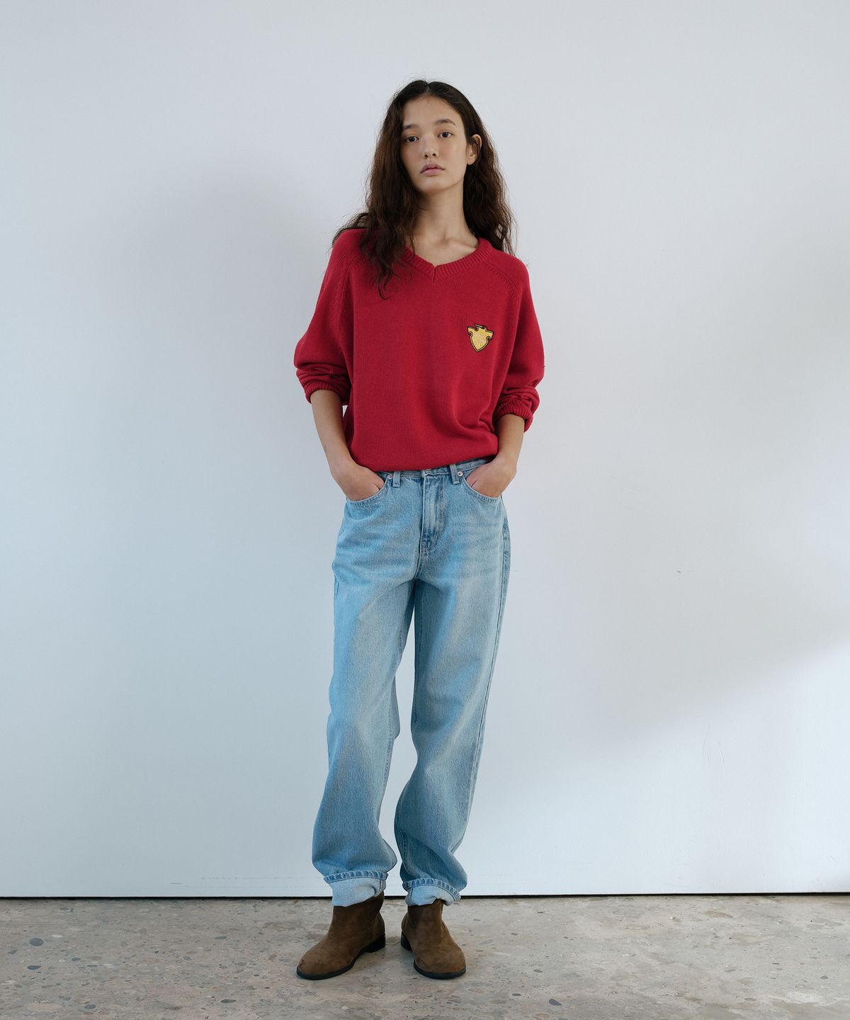 유라고(URAGO) Wappen boxy V-neck knit