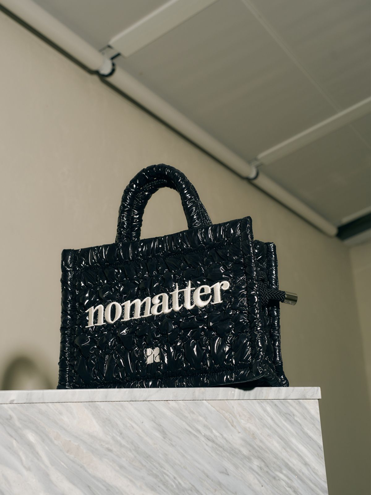 노메터(NOMATTER) 북토트 라지 - 글로시 블랙