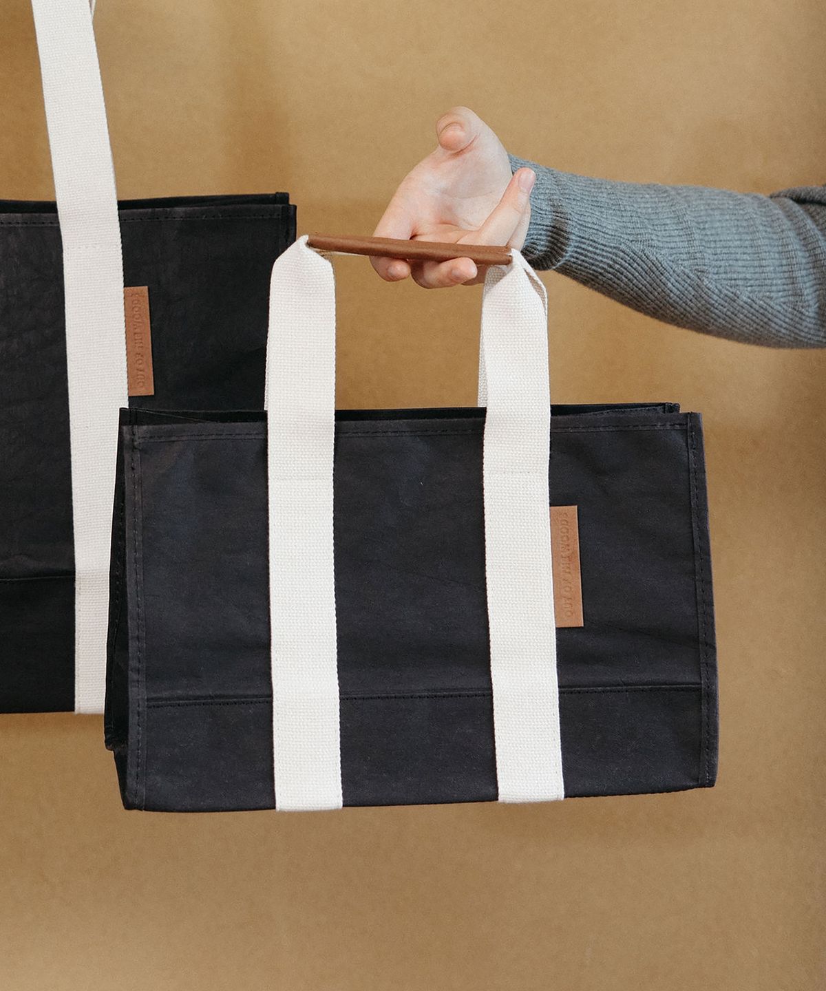 아웃오브더우즈(OUT OF THE WOODS) 박시 토트 미니 BOXY TOTE MINI