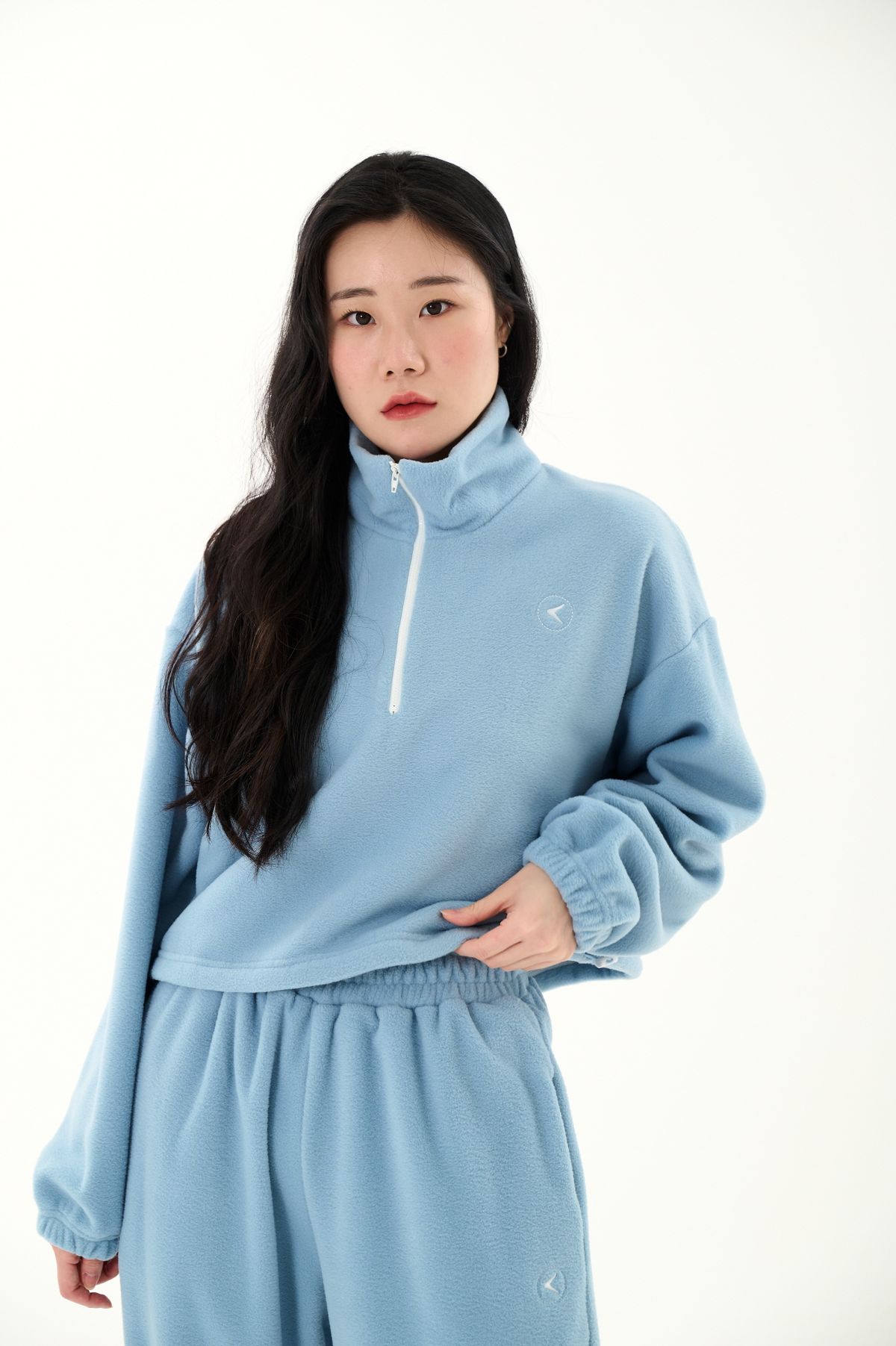 인터레스트(INTEREST) CROP HALF ZIP UP_BABY BULE