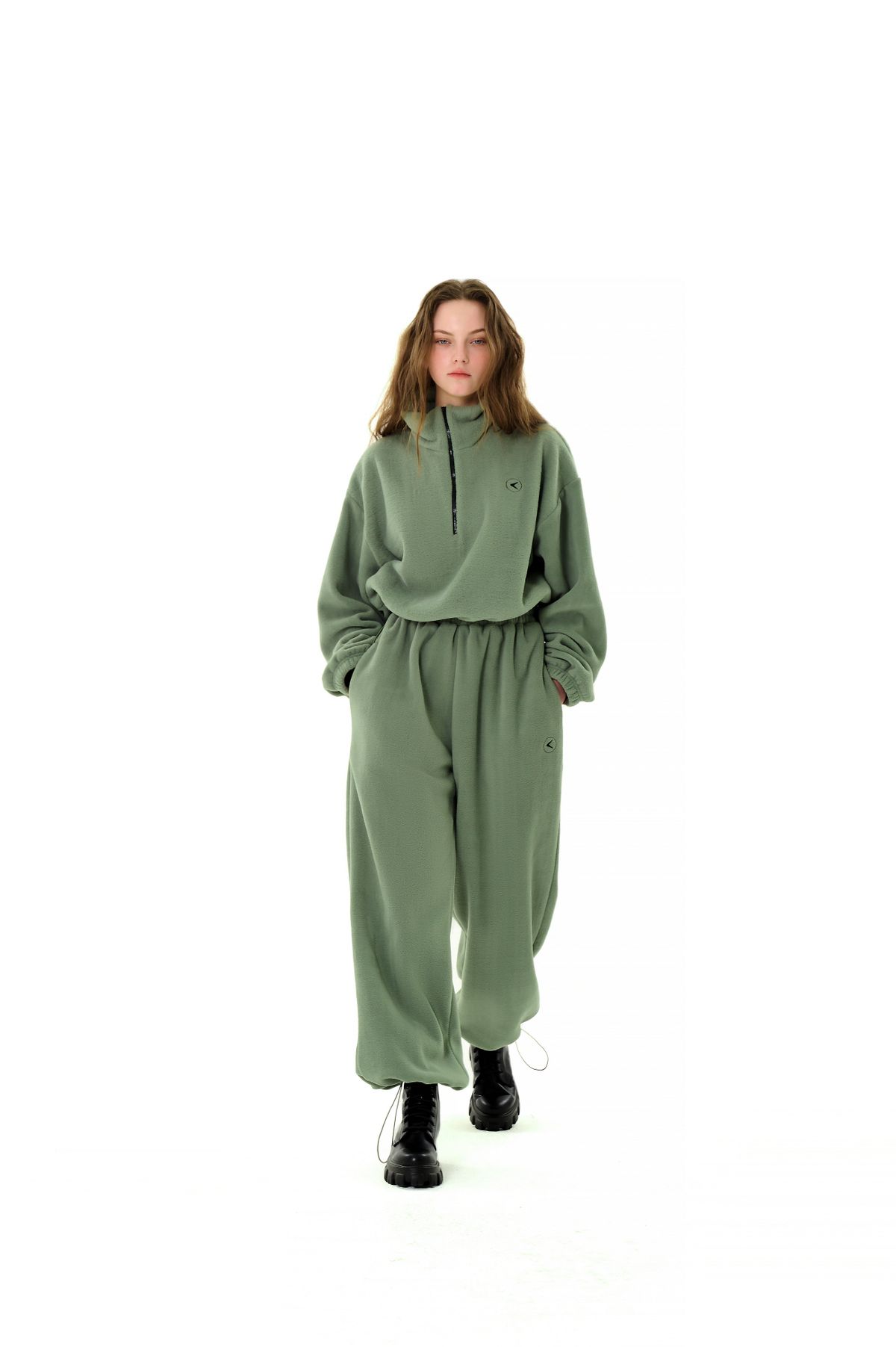 인터레스트(INTEREST) CROP HALF ZIP UP_KHAKI