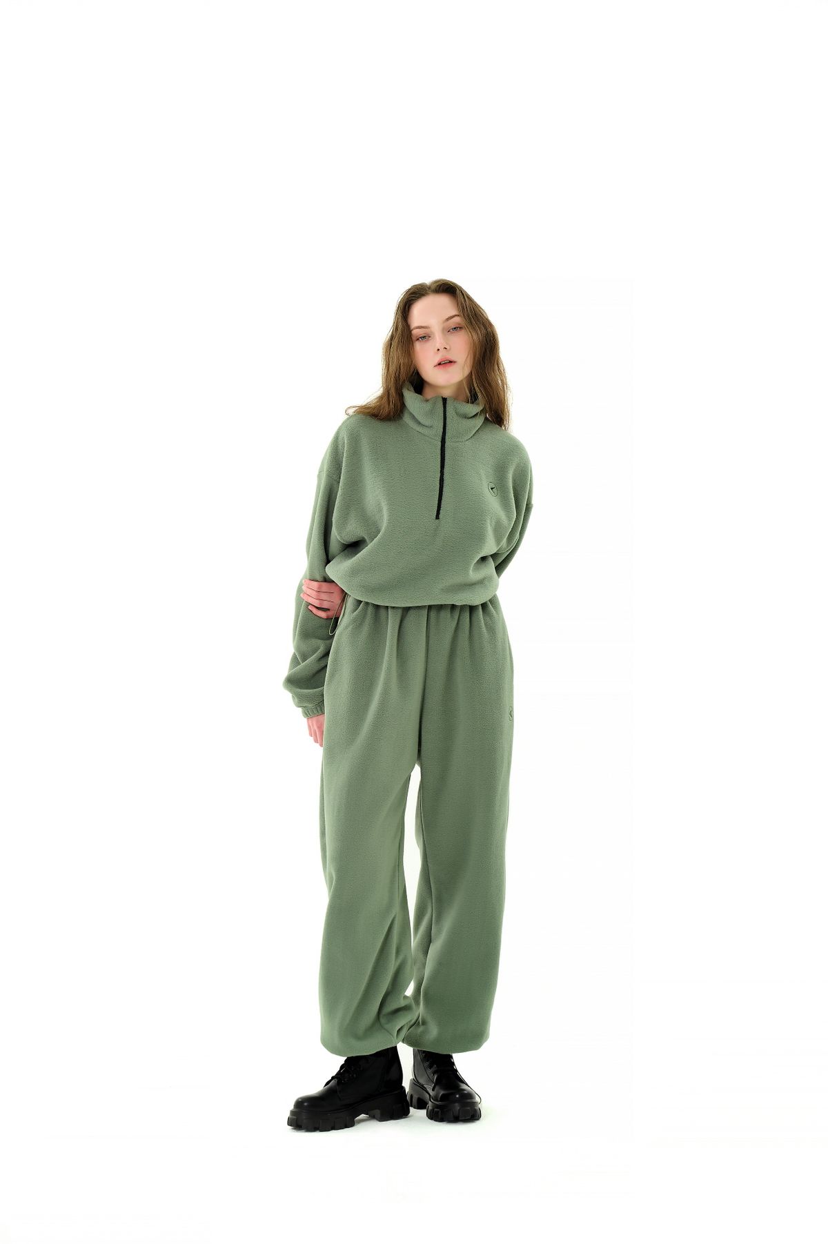 인터레스트(INTEREST) CROP HALF ZIP UP_KHAKI